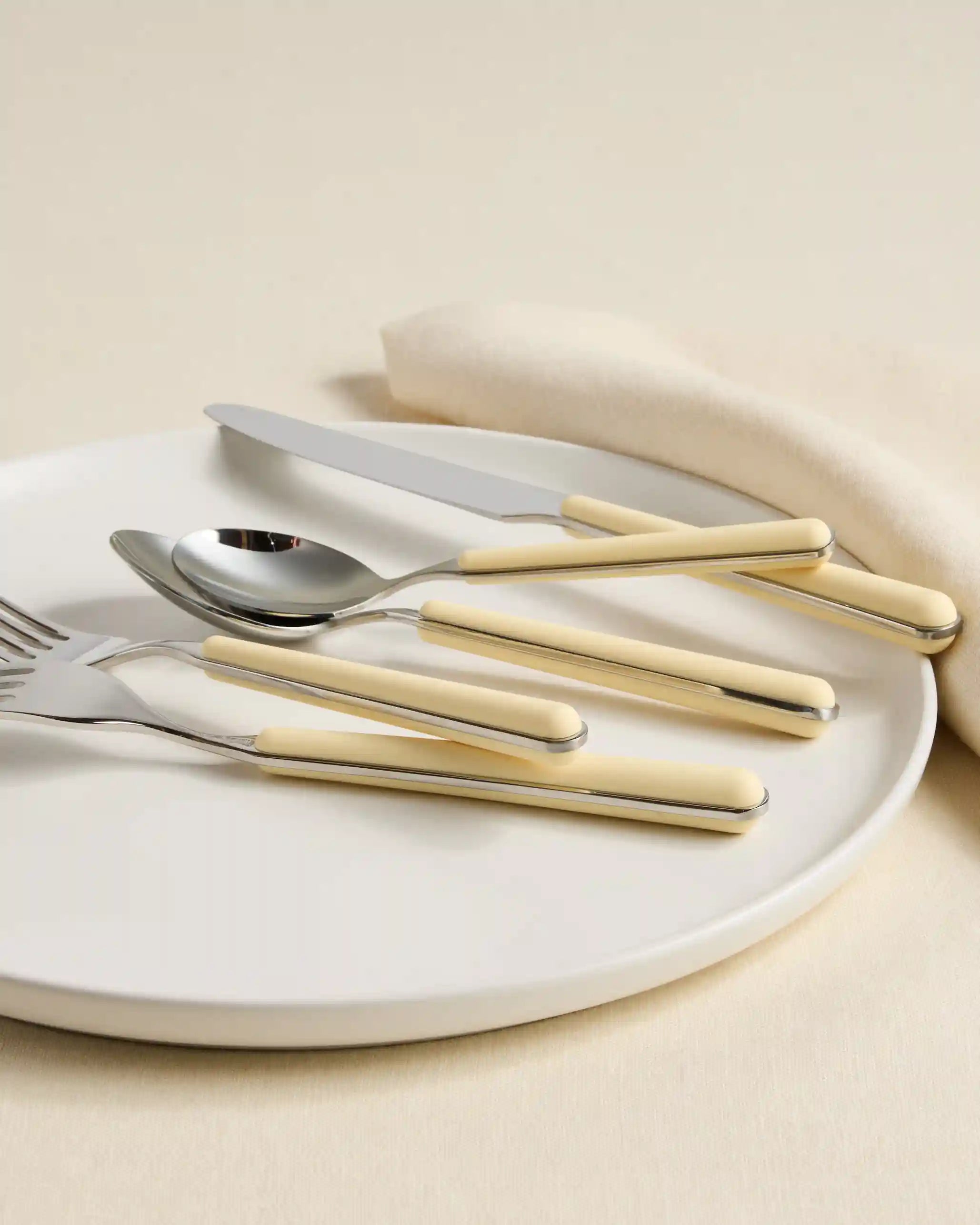 Fantasia Flatware 20-Pc Set by Mepra