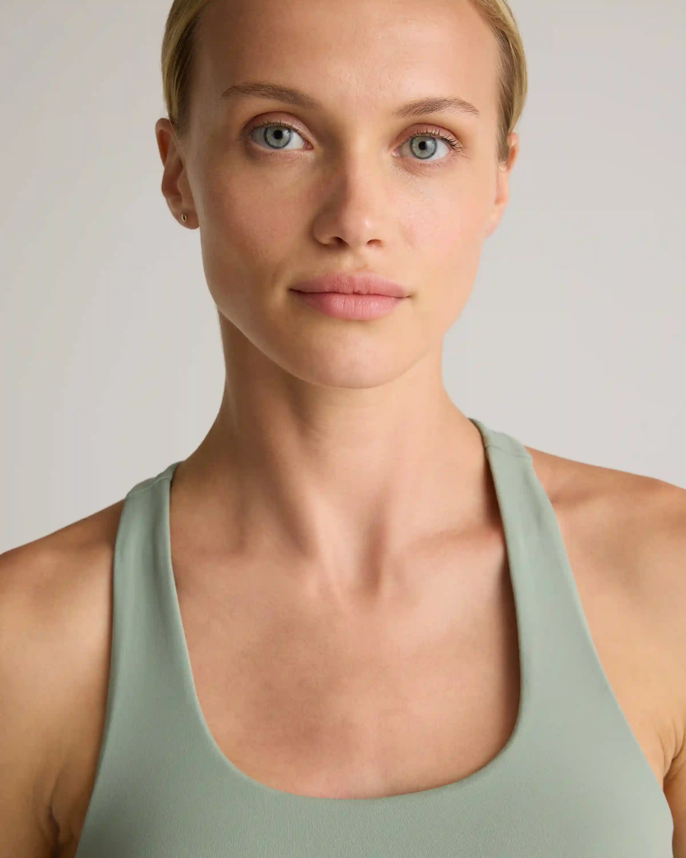 Ultra-Form Scoop Neck Longline Bra