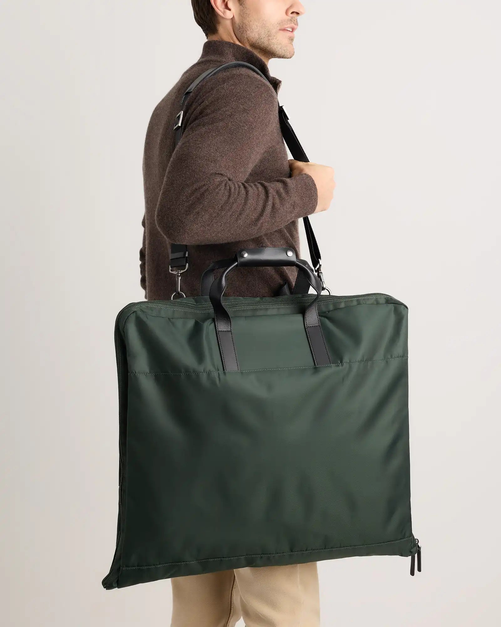 Voyage Nylon Garment Bag