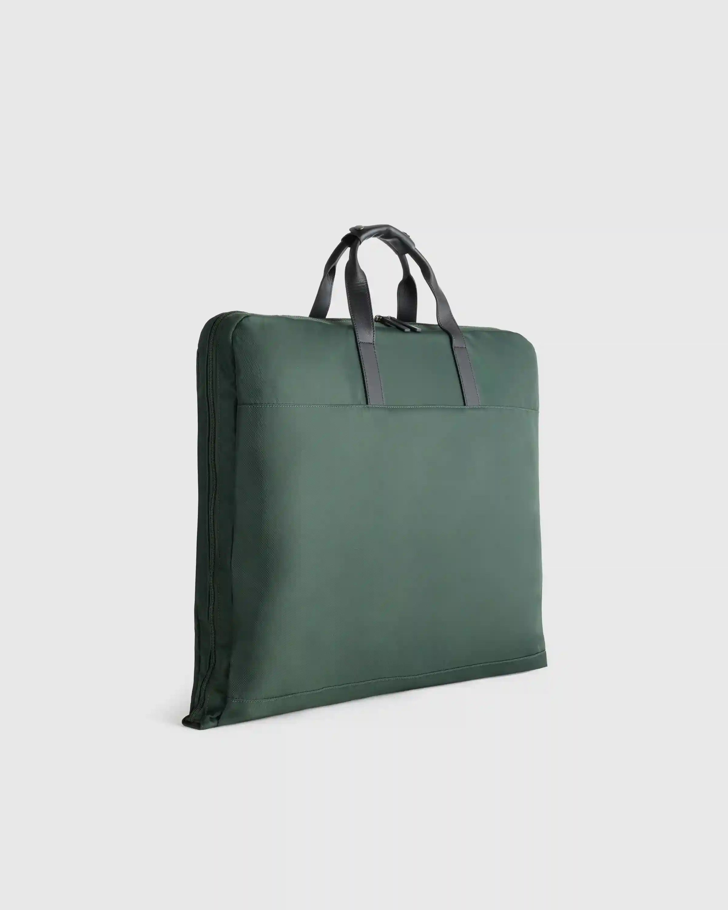 Voyage Nylon Garment Bag