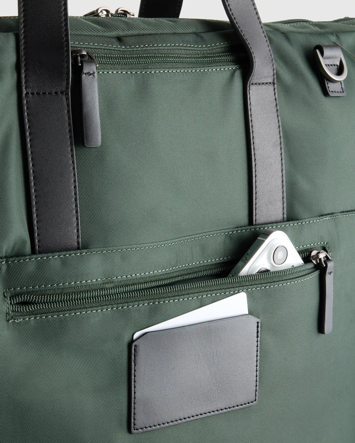 Voyage Nylon Garment Bag