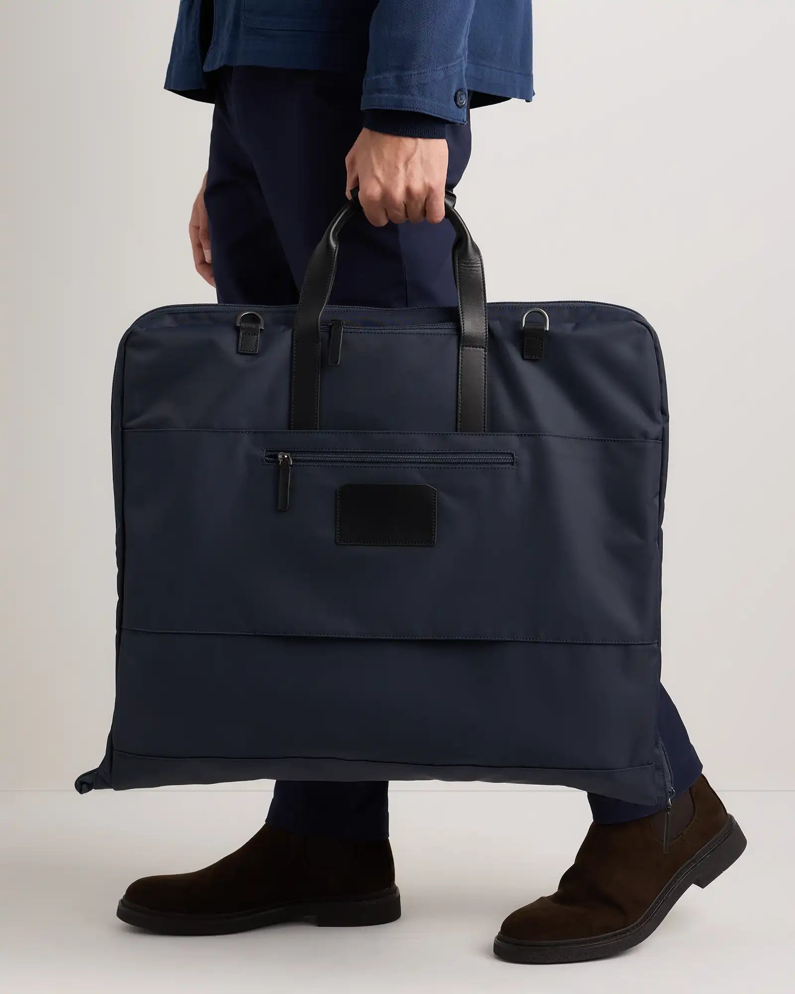 Voyage Nylon Garment Bag