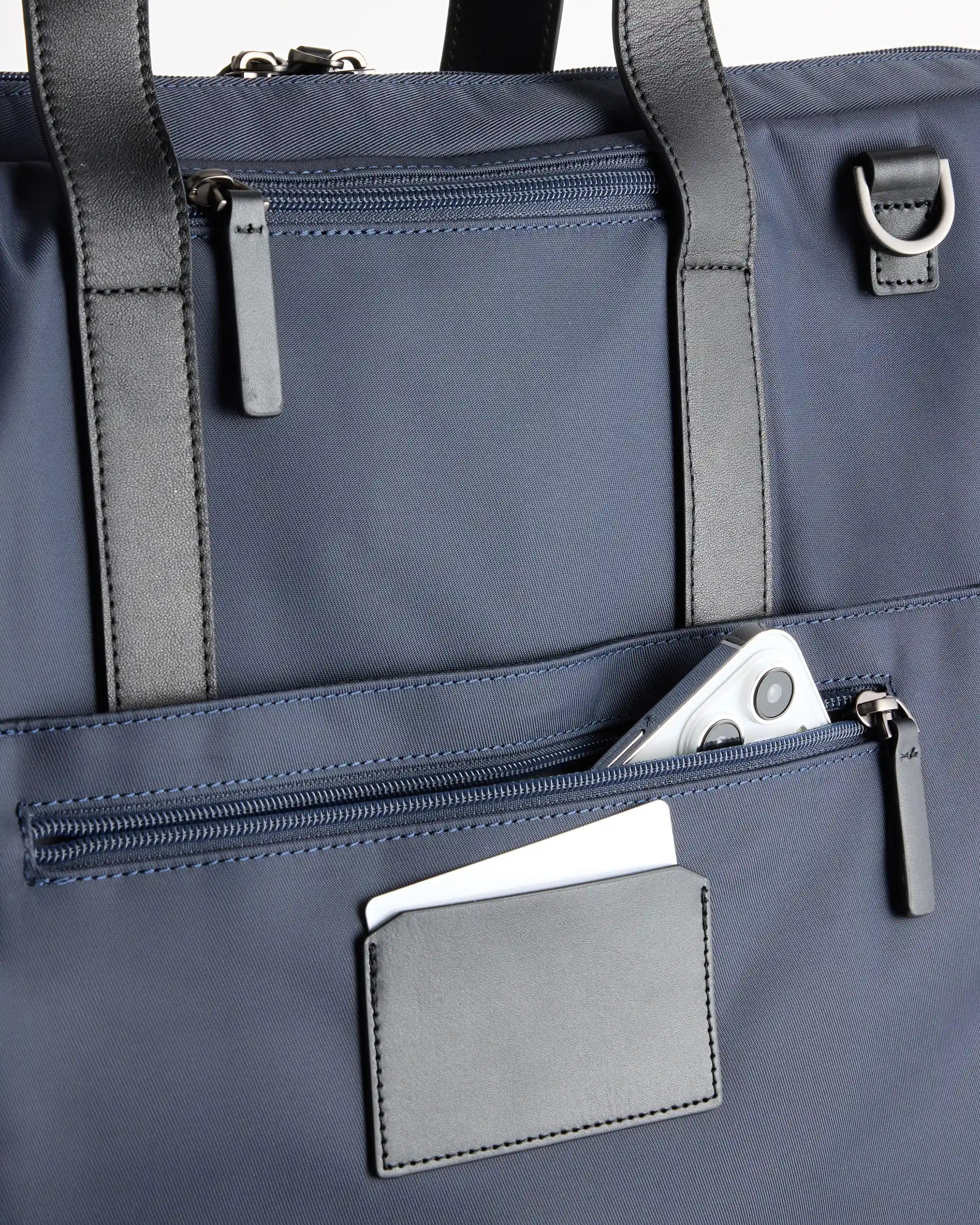 Voyage Nylon Garment Bag