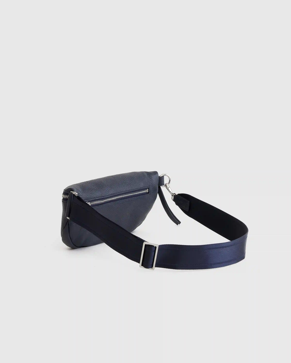 Quinn Sling Bag