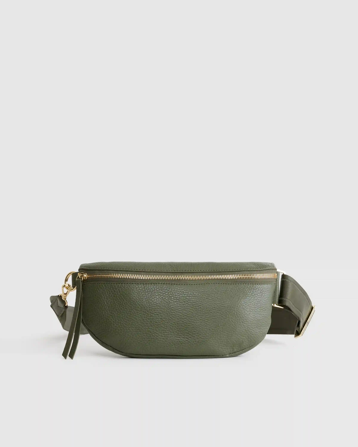 Quinn Sling Bag
