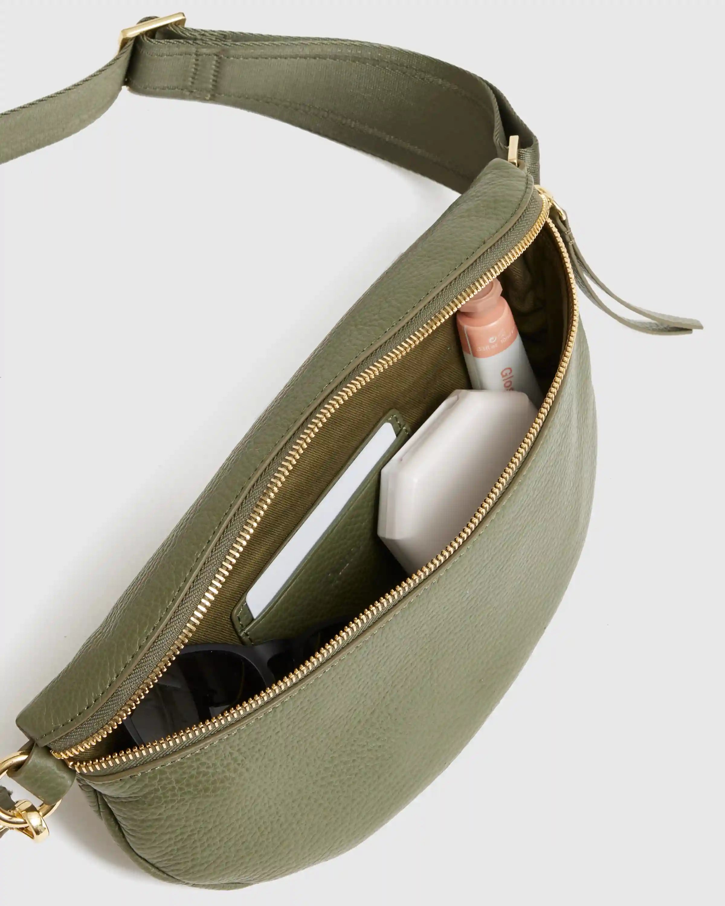 Quinn Sling Bag