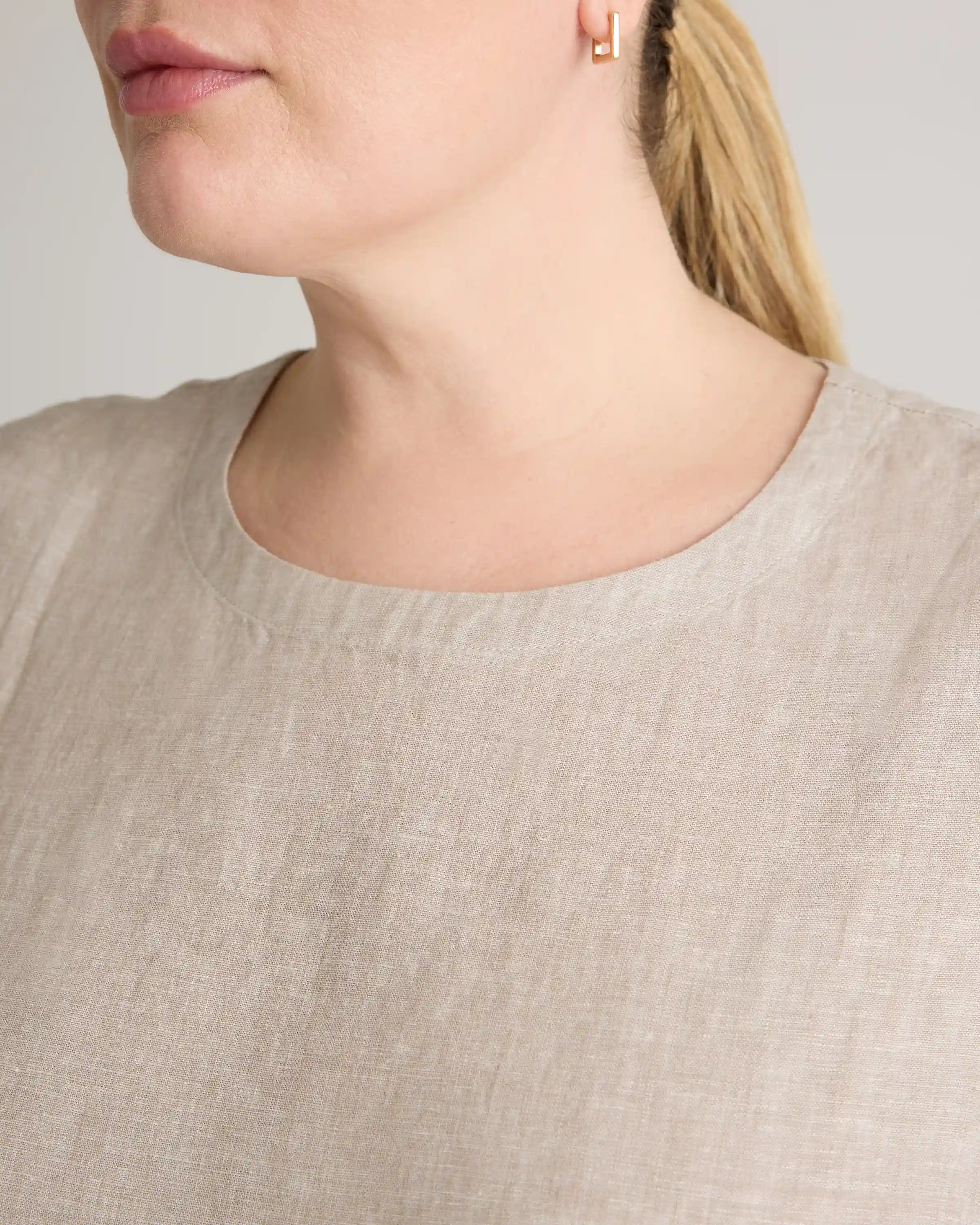 100% European Linen Tank