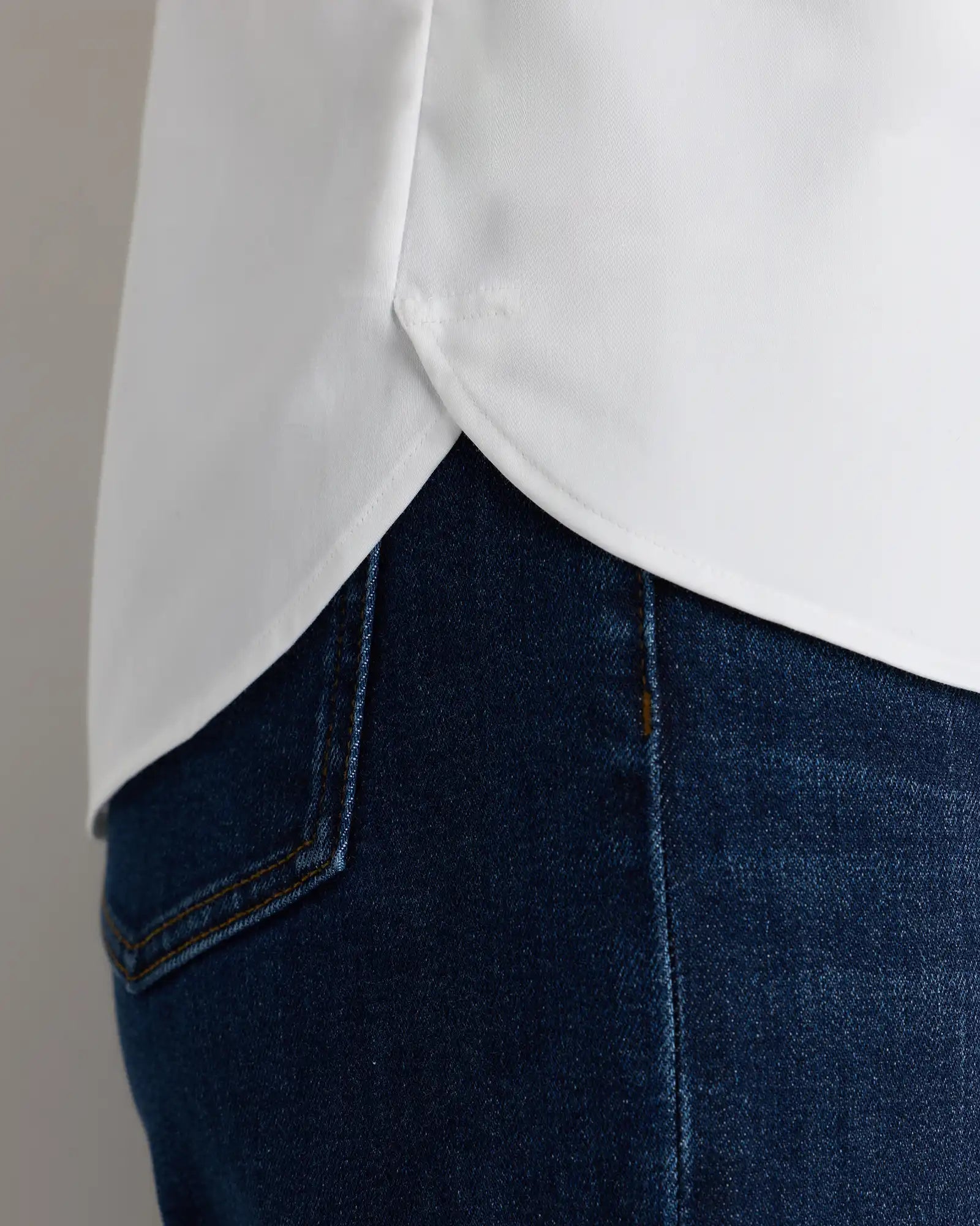 Organic Stretch Cotton Tailored Sleeveless Shirt