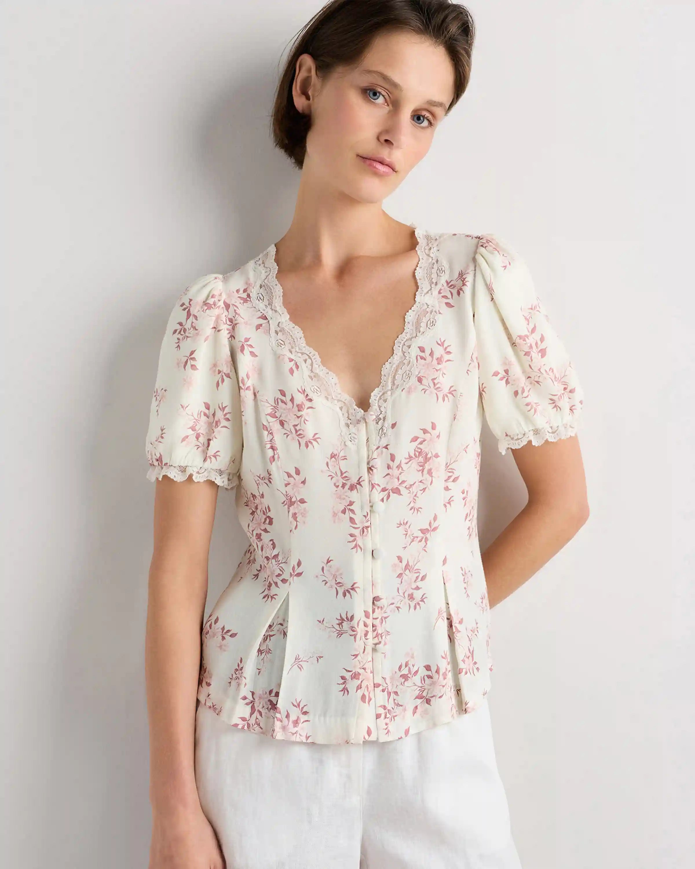 Lightweight Crepe Lace Puff Sleeve Blouse
