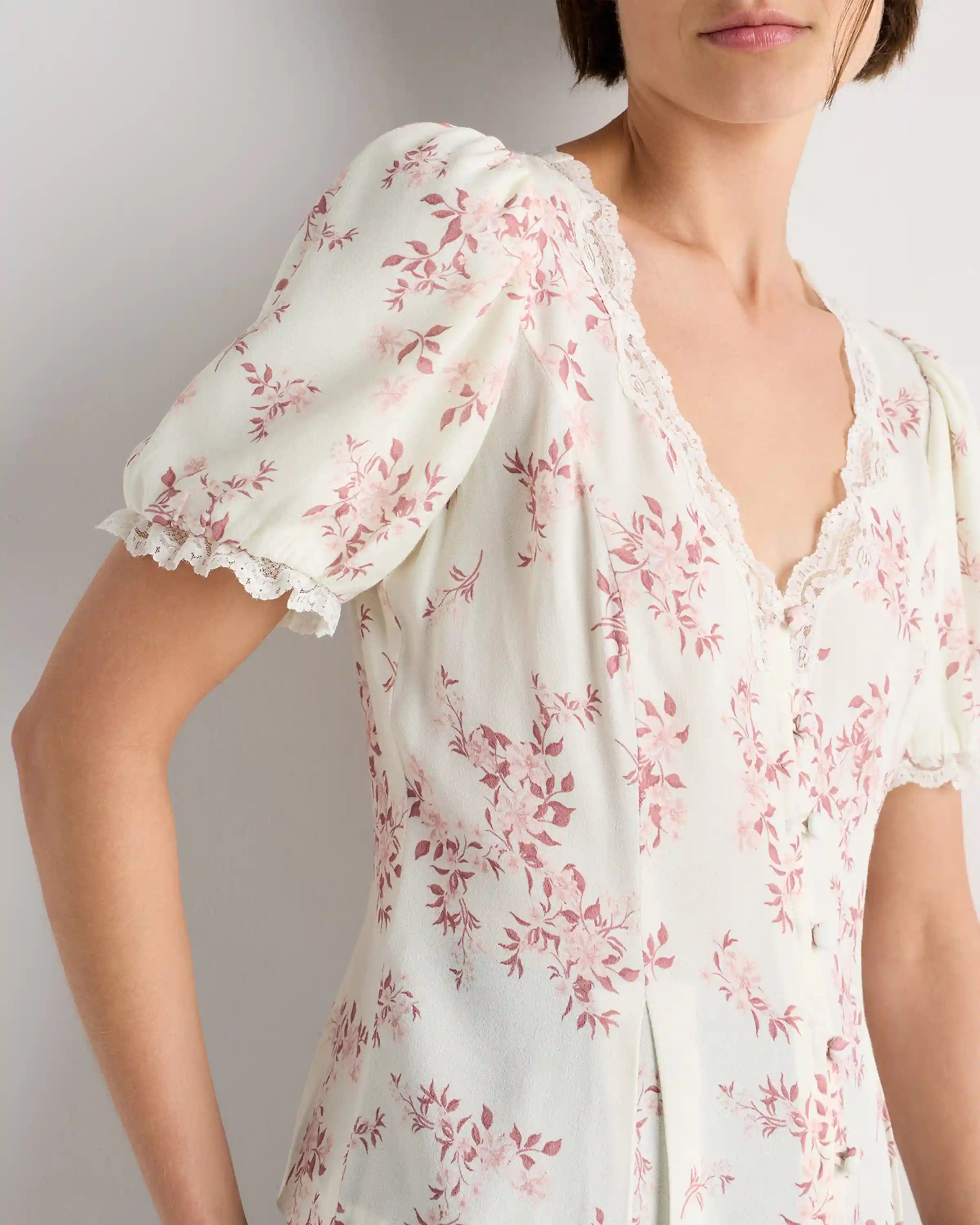 Lightweight Crepe Lace Puff Sleeve Blouse