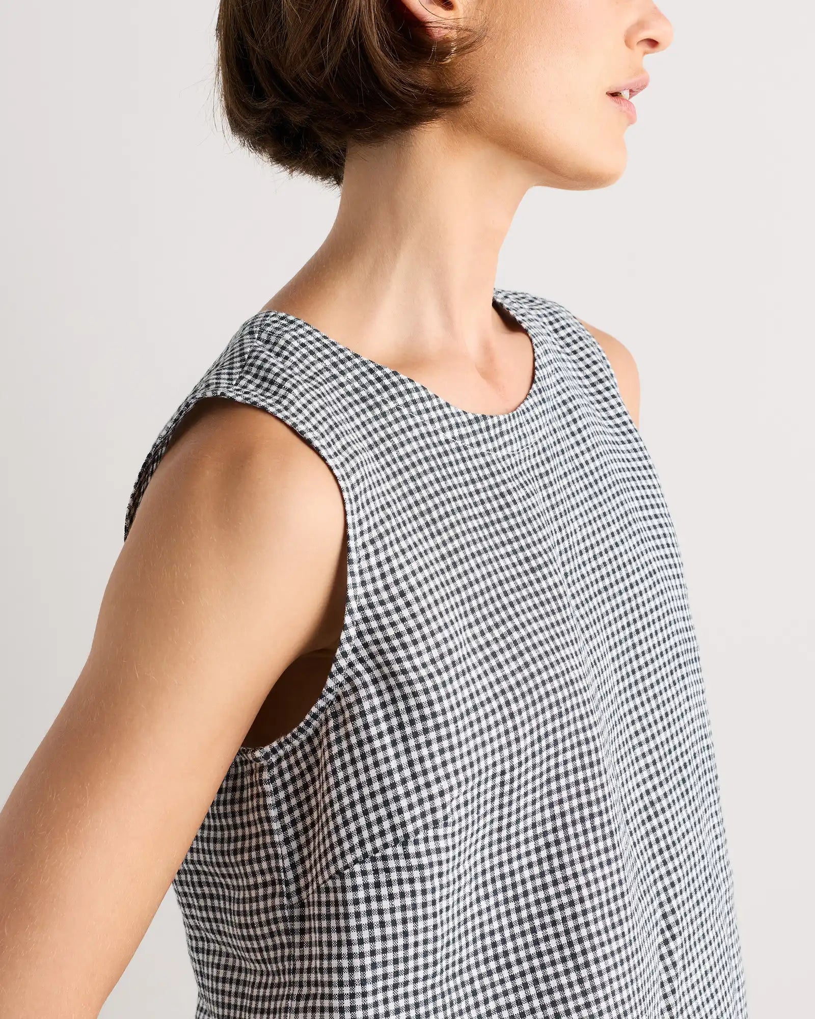 100% European Linen Tank