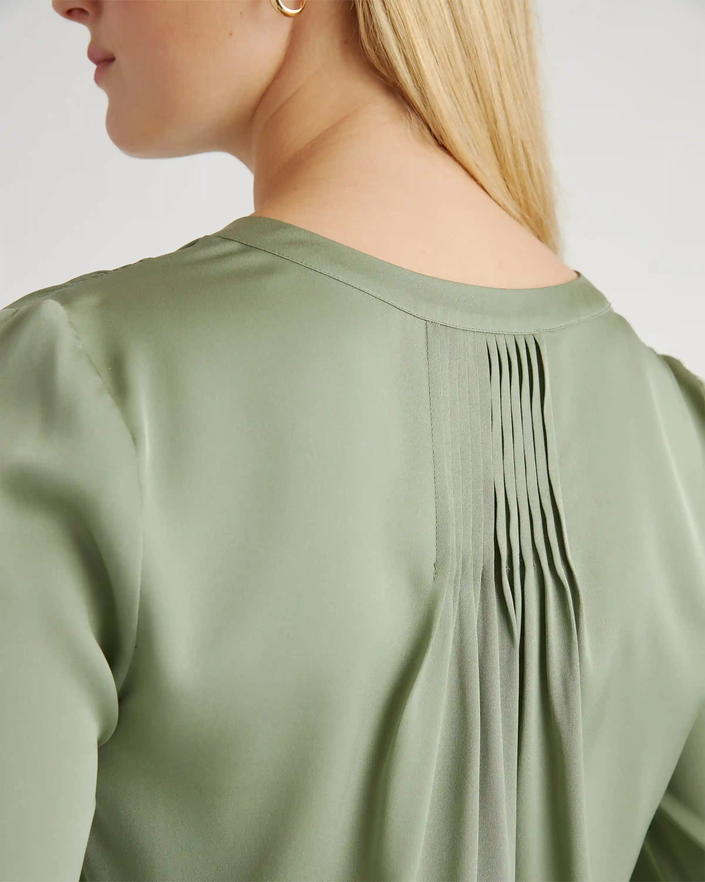 Washable Stretch Silk Pleat Back Blouse
