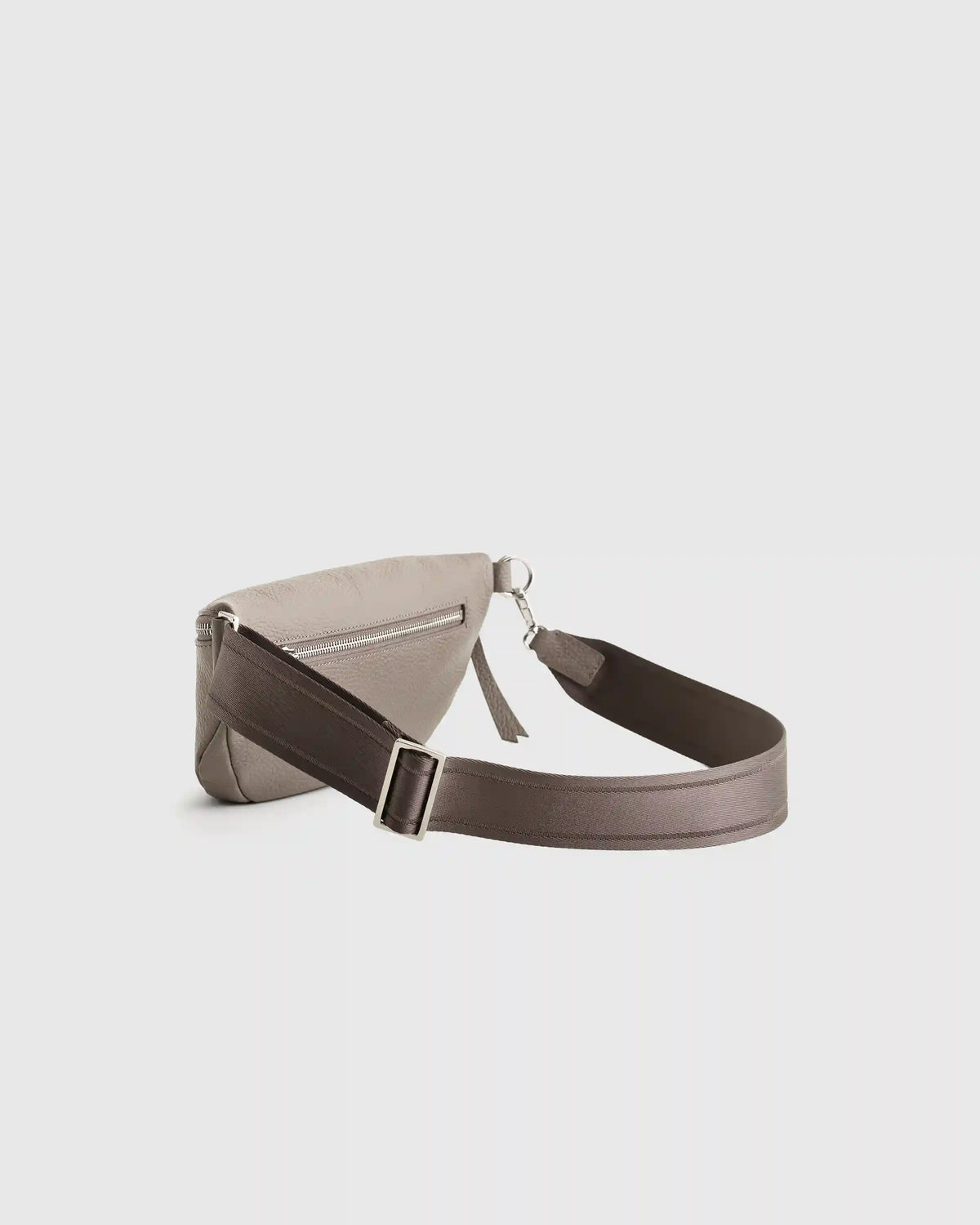 Quinn Sling Bag