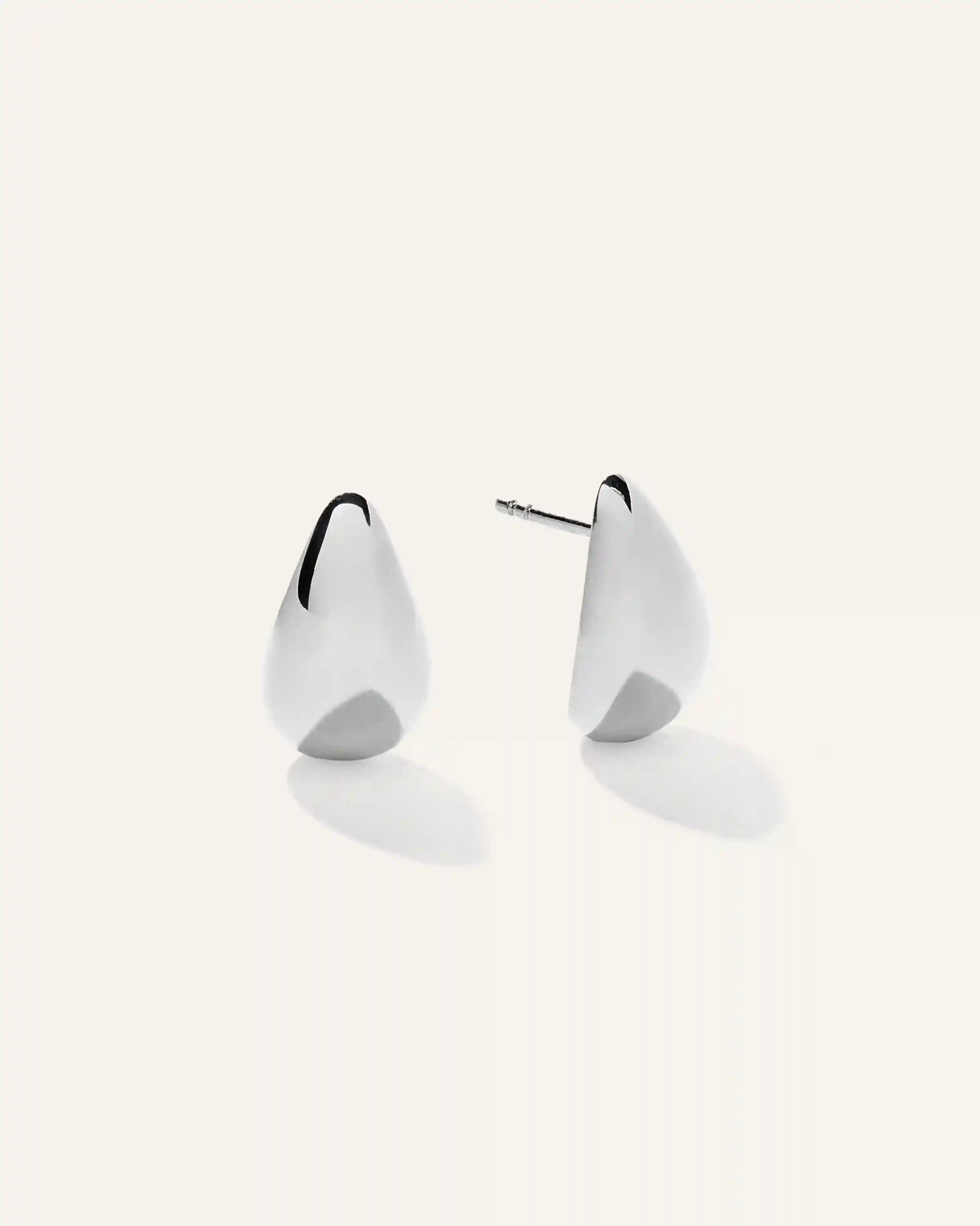 14K Gold Small Teardrop Earrings