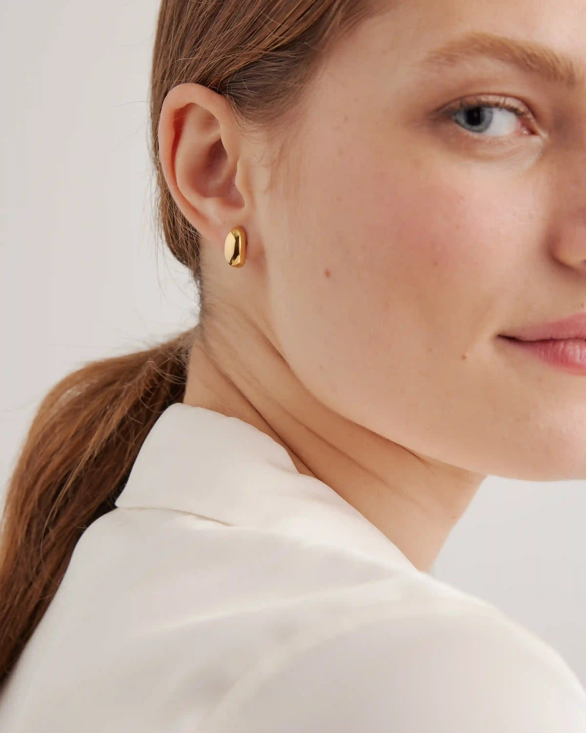 Globe Huggie Hoops