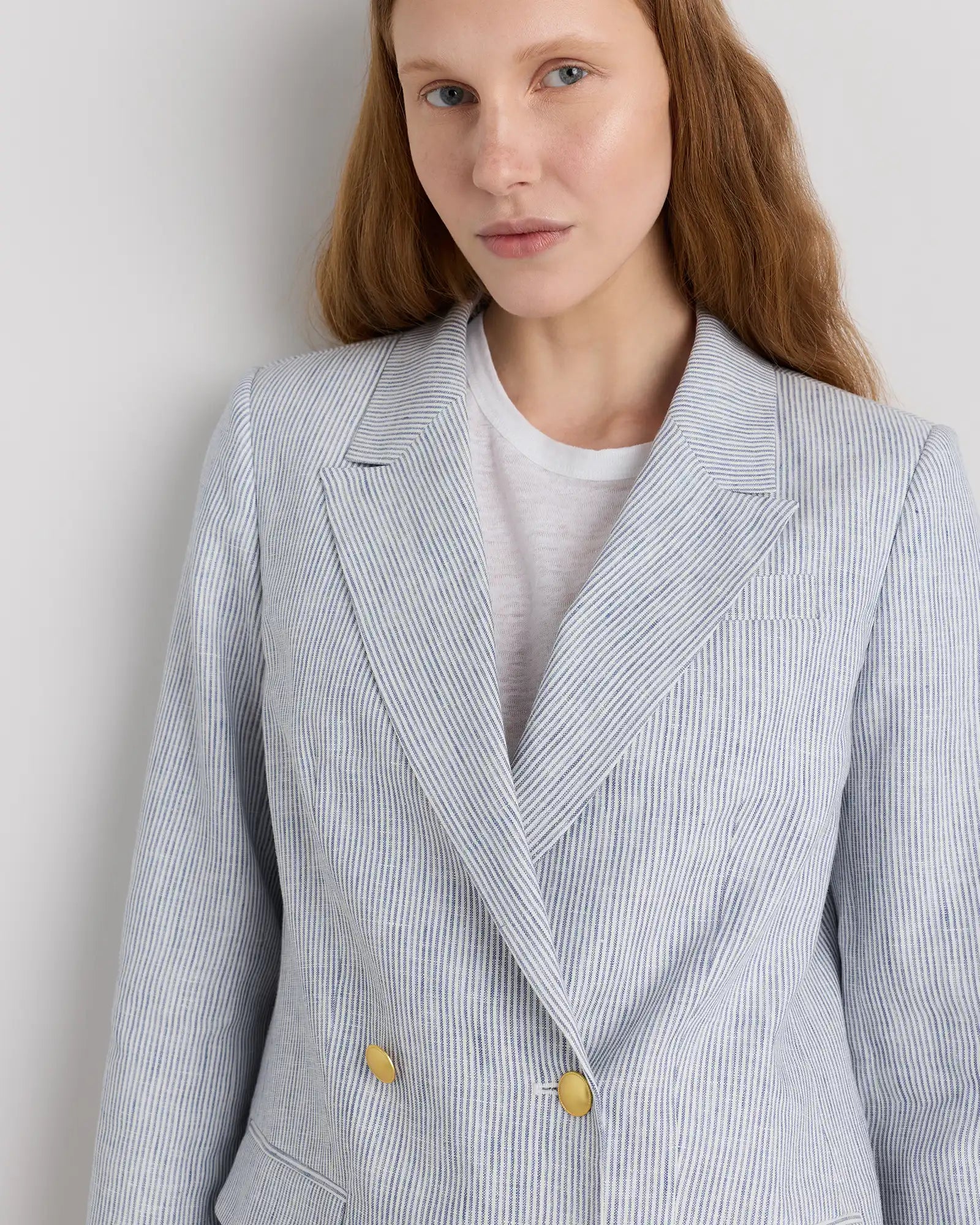 100% European Linen Relaxed Double-Breasted Blazer