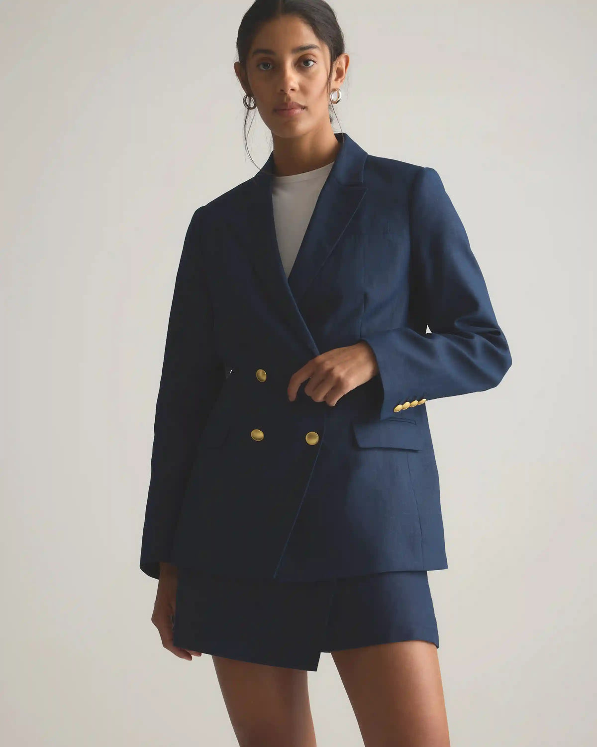 100% European Linen Relaxed Double-Breasted Blazer