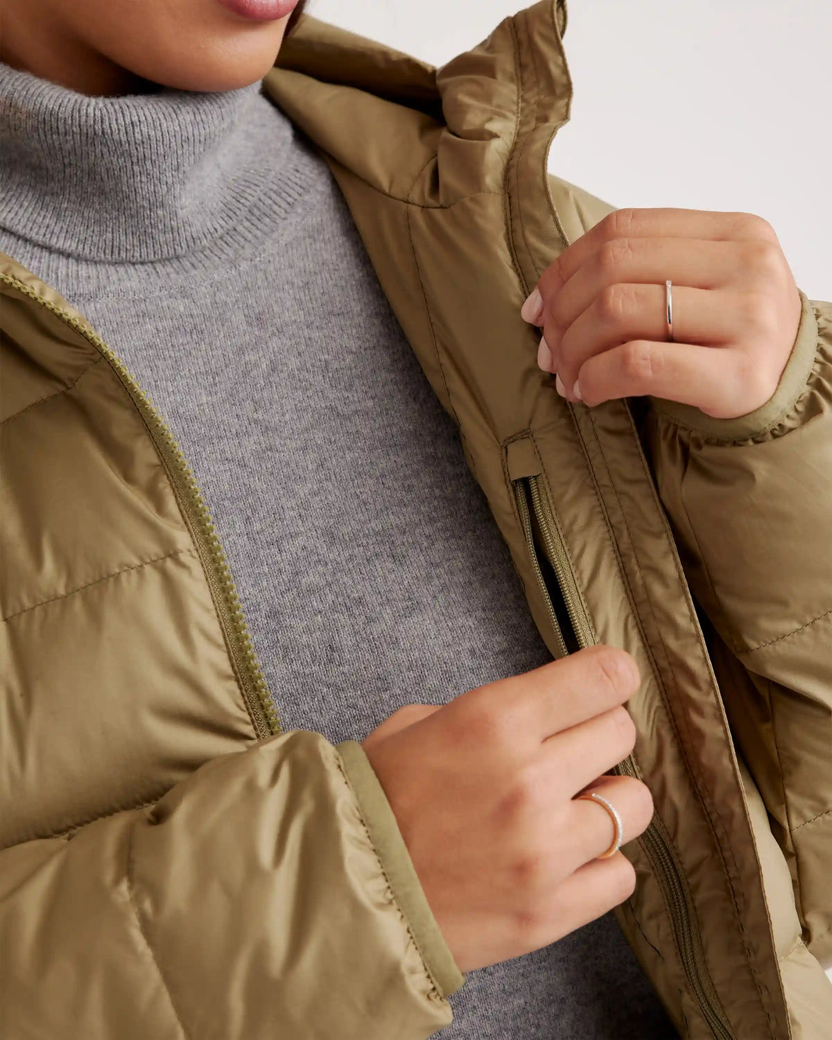 Lightweight Down Packable Puffer Hooded Jacket