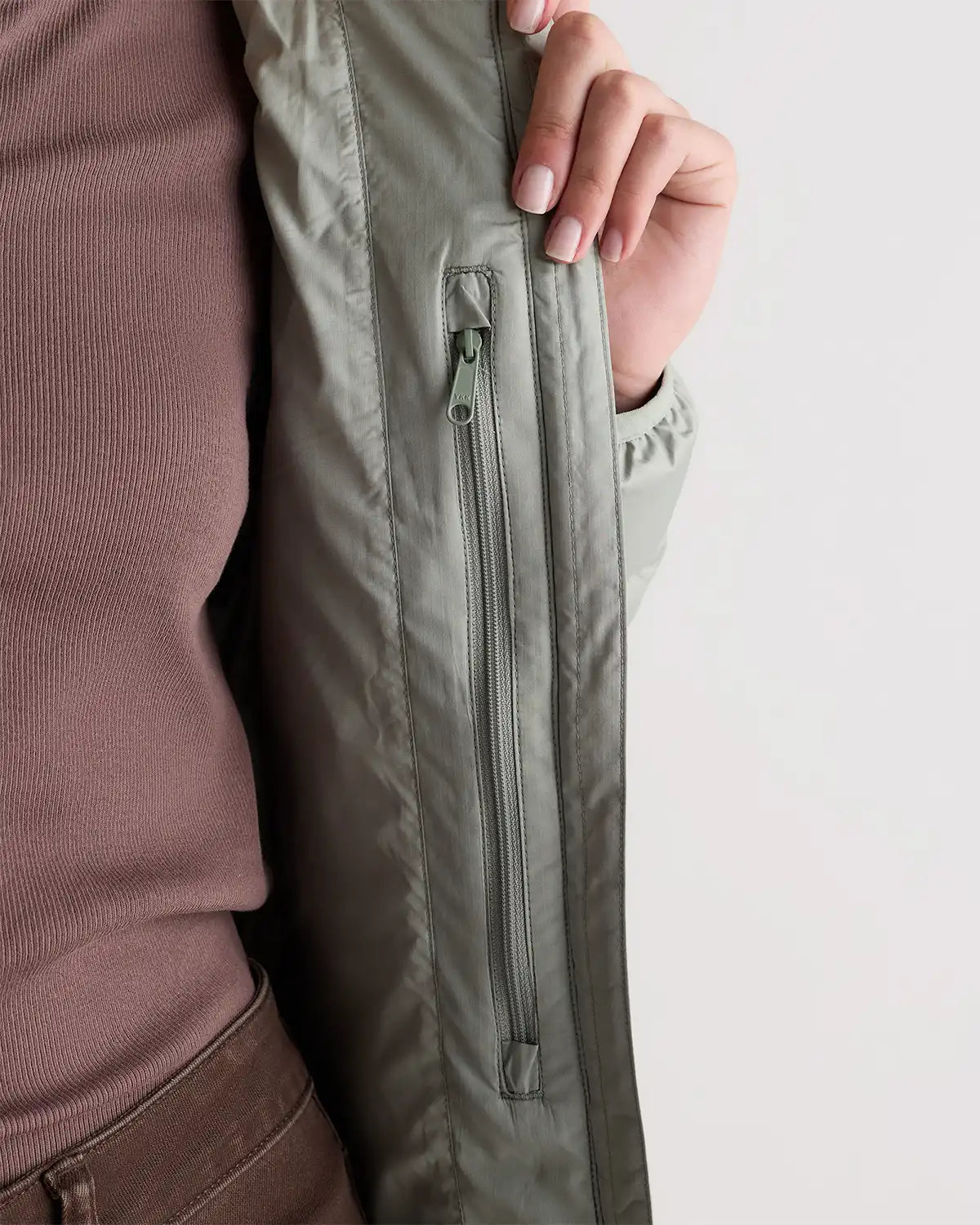 Lightweight Down Packable Puffer Hooded Jacket
