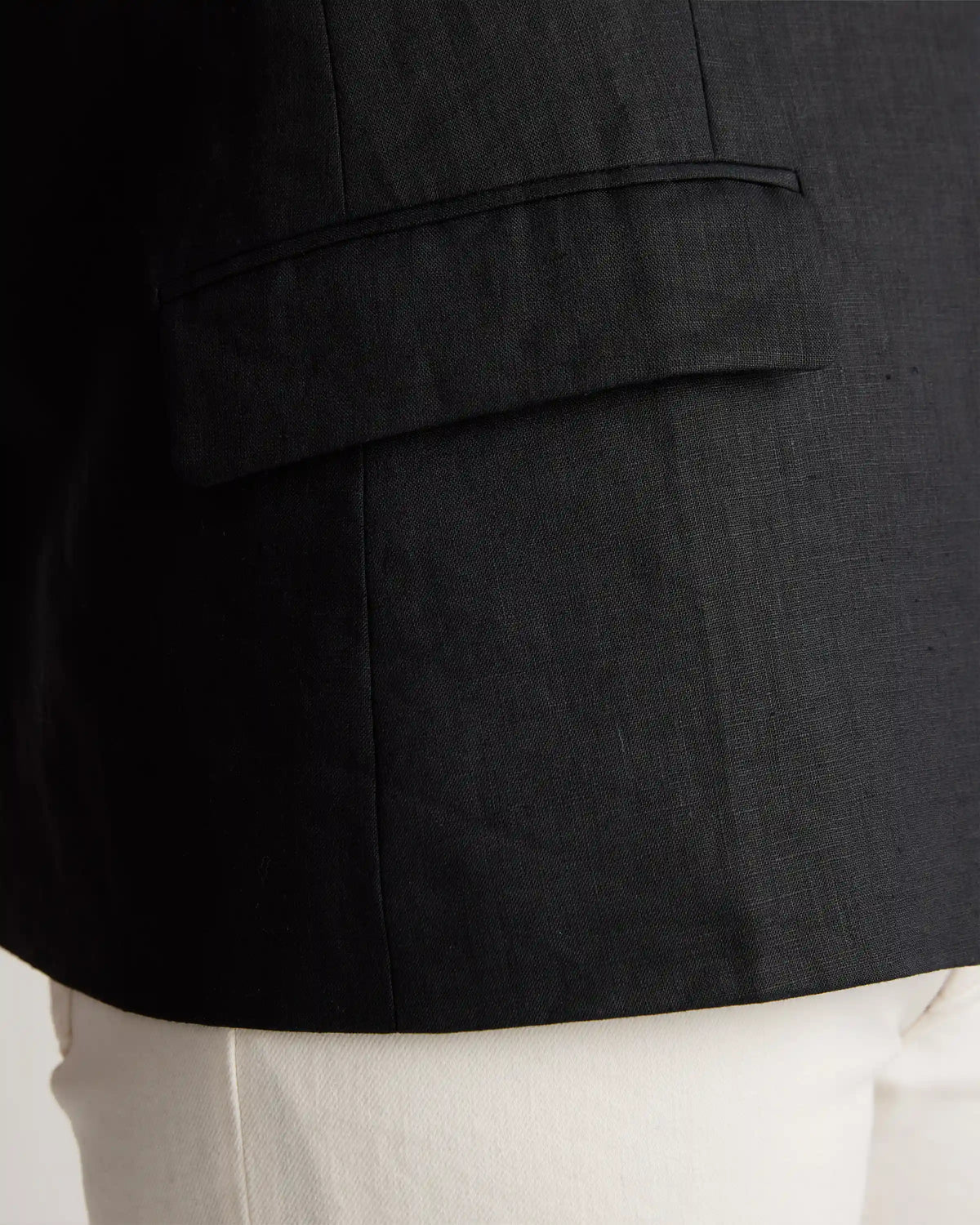 100% European Linen Structured Blazer