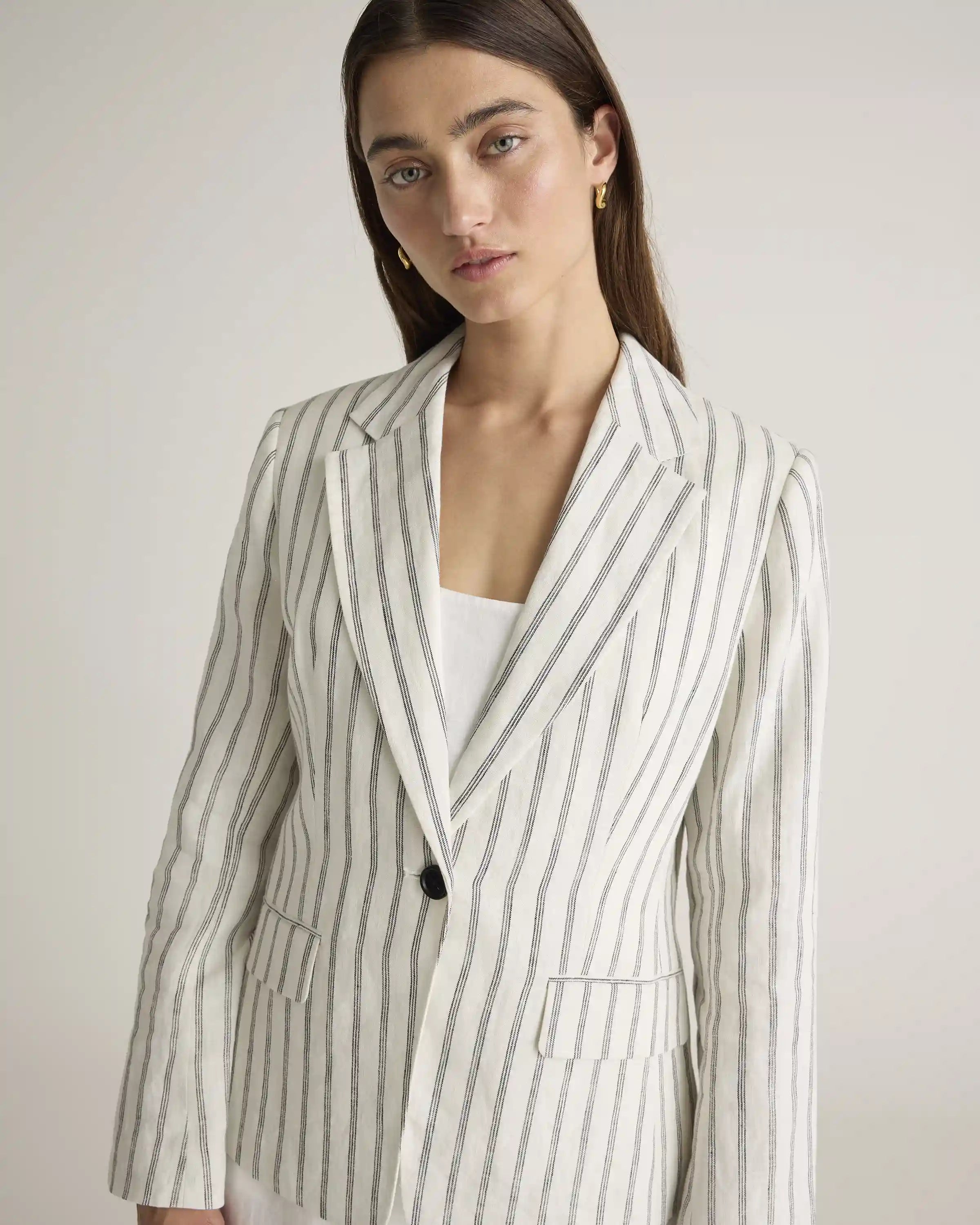 100% European Linen Structured Blazer