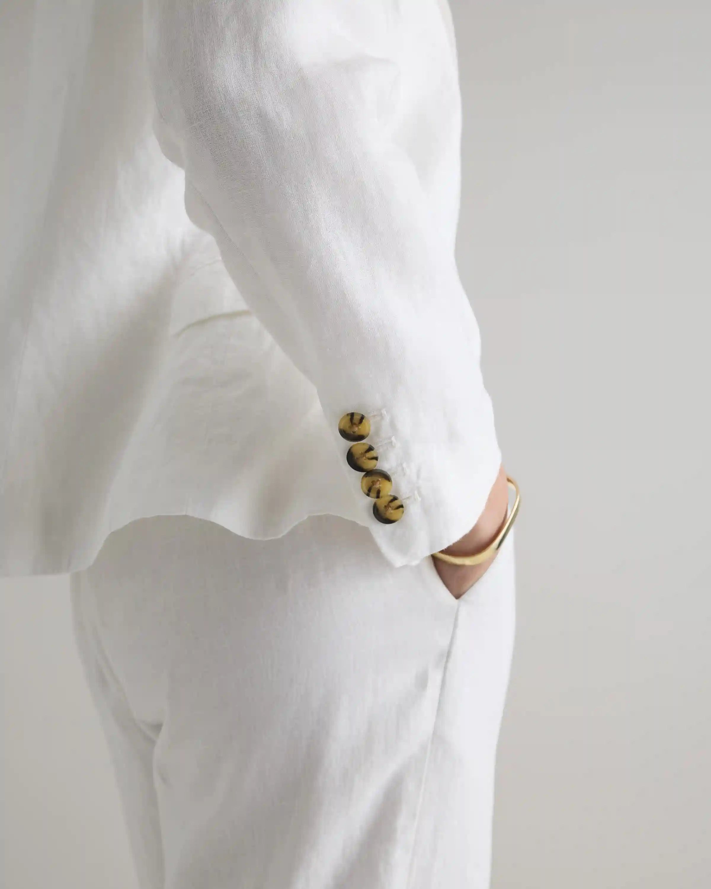 100% European Linen Structured Blazer