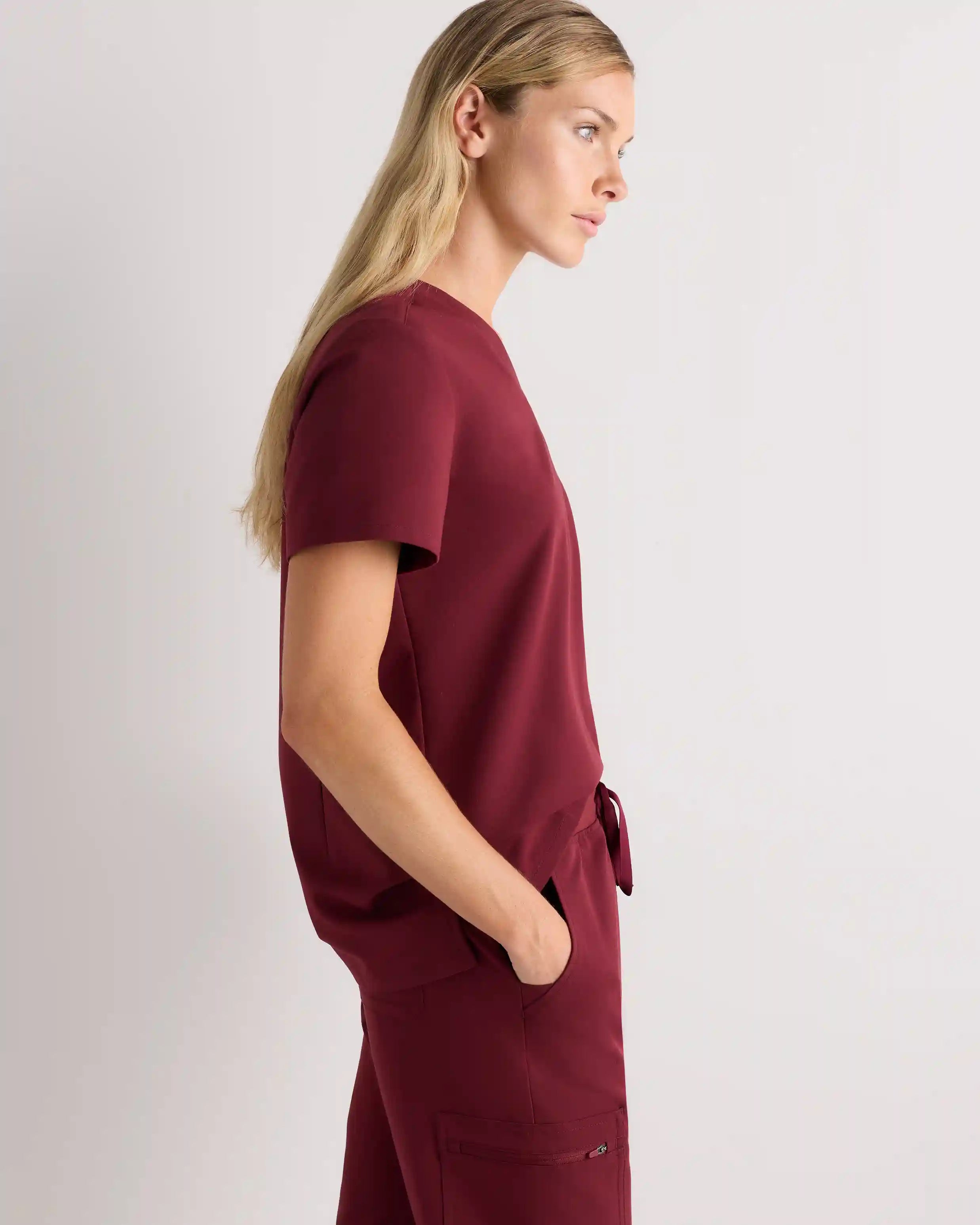 AeraFlex 1-Pocket Scrub Top