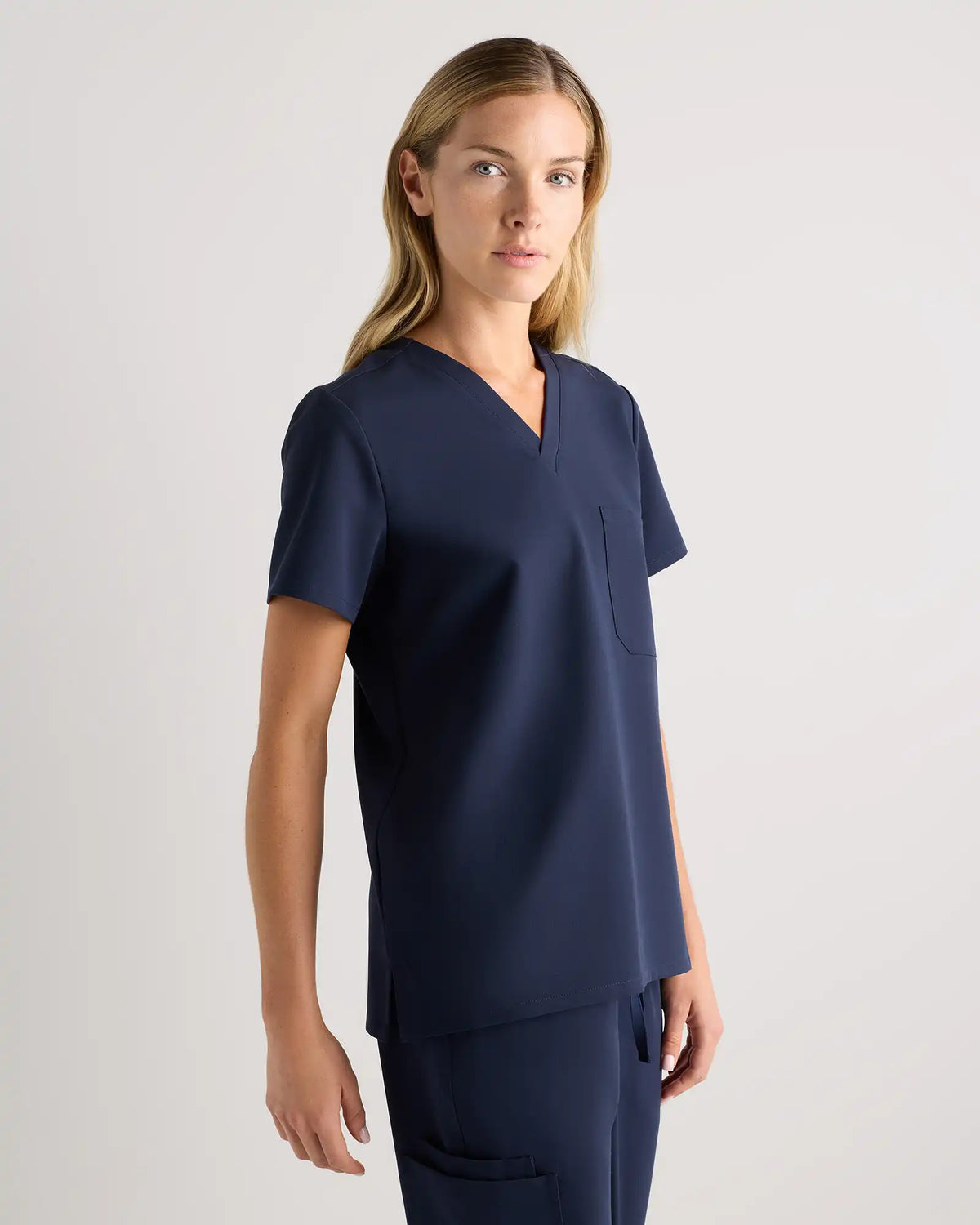 AeraFlex 1-Pocket Scrub Top
