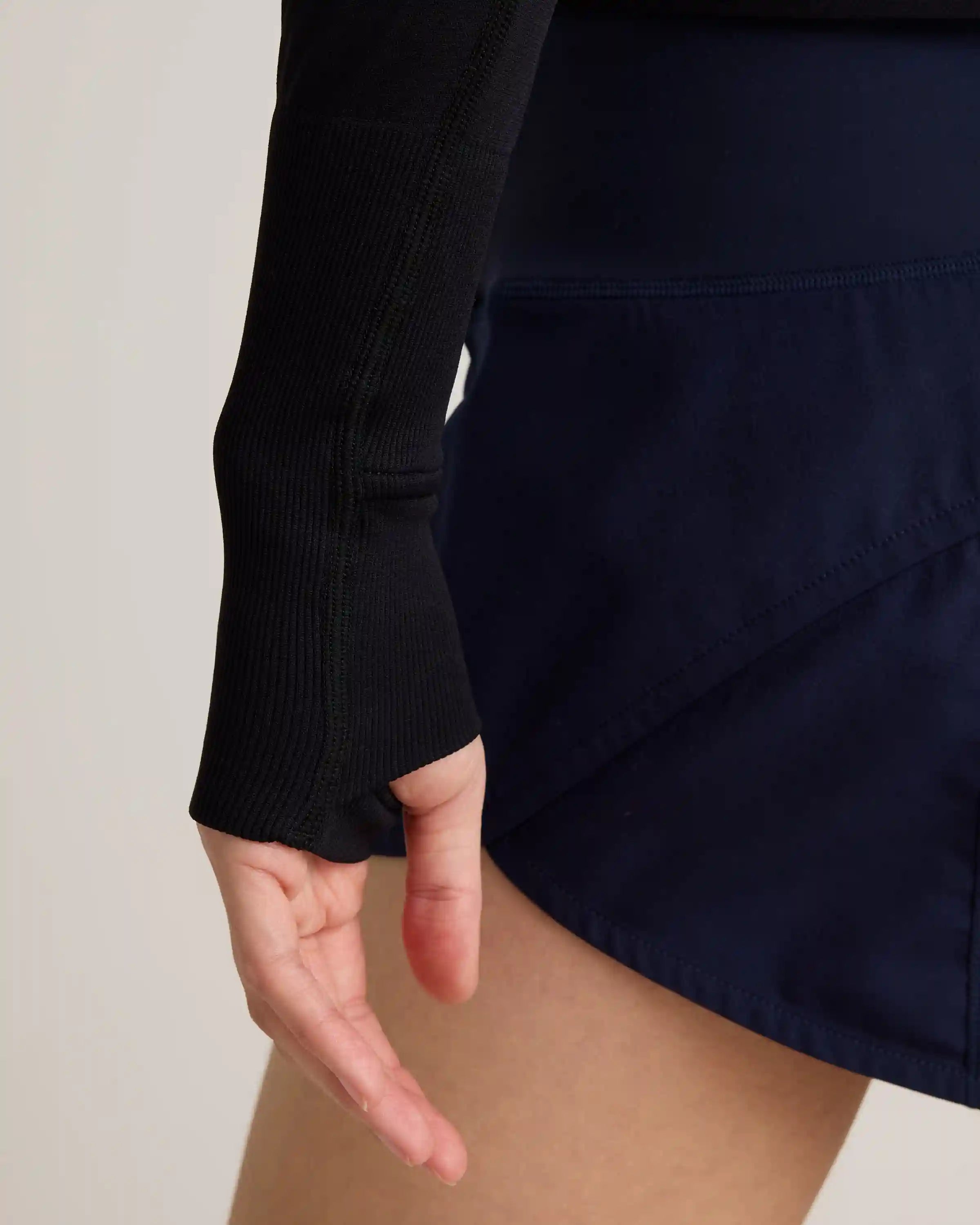 Seamless Waist-Length Long Sleeve Top