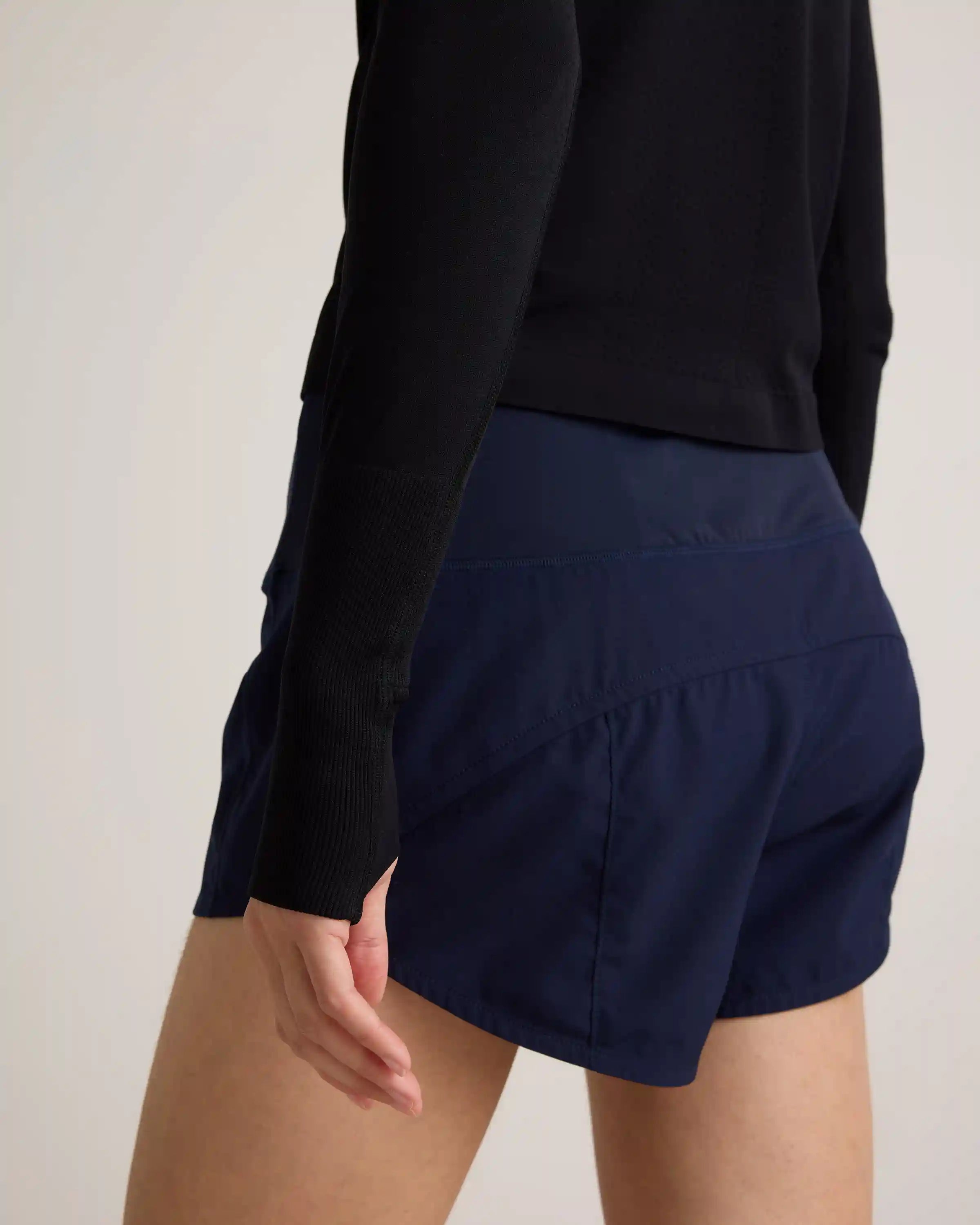 Seamless Waist-Length Long Sleeve Top