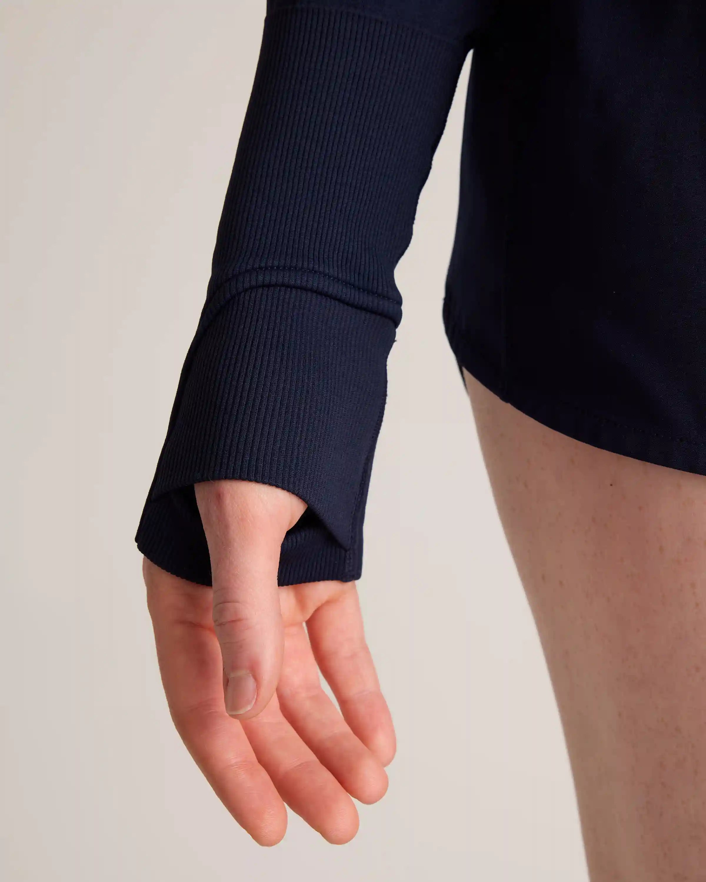 Seamless Waist-Length Long Sleeve Top