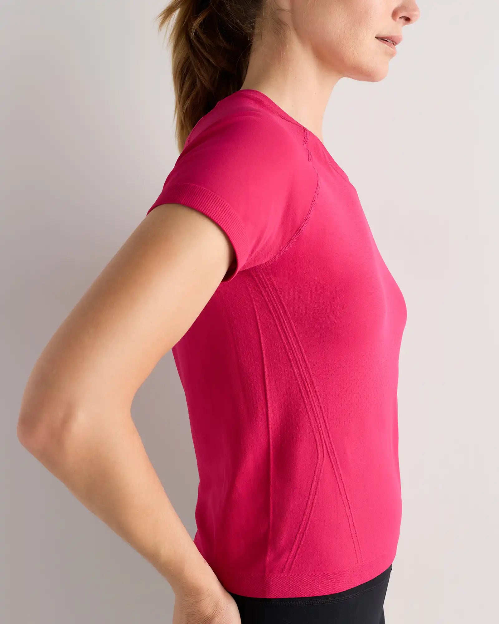 Seamless Waist-Length Tee