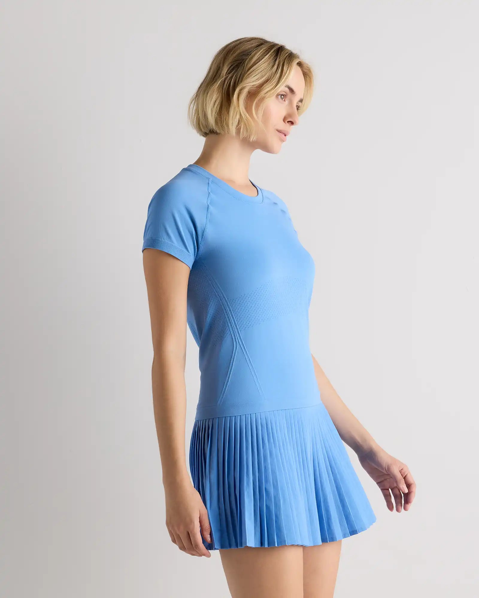 Seamless Waist-Length Tee