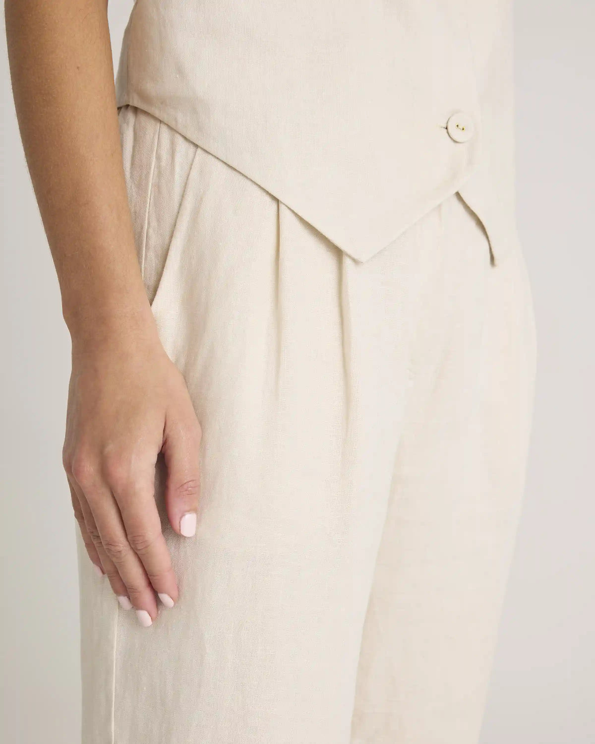 100% European Linen Pleated Trouser