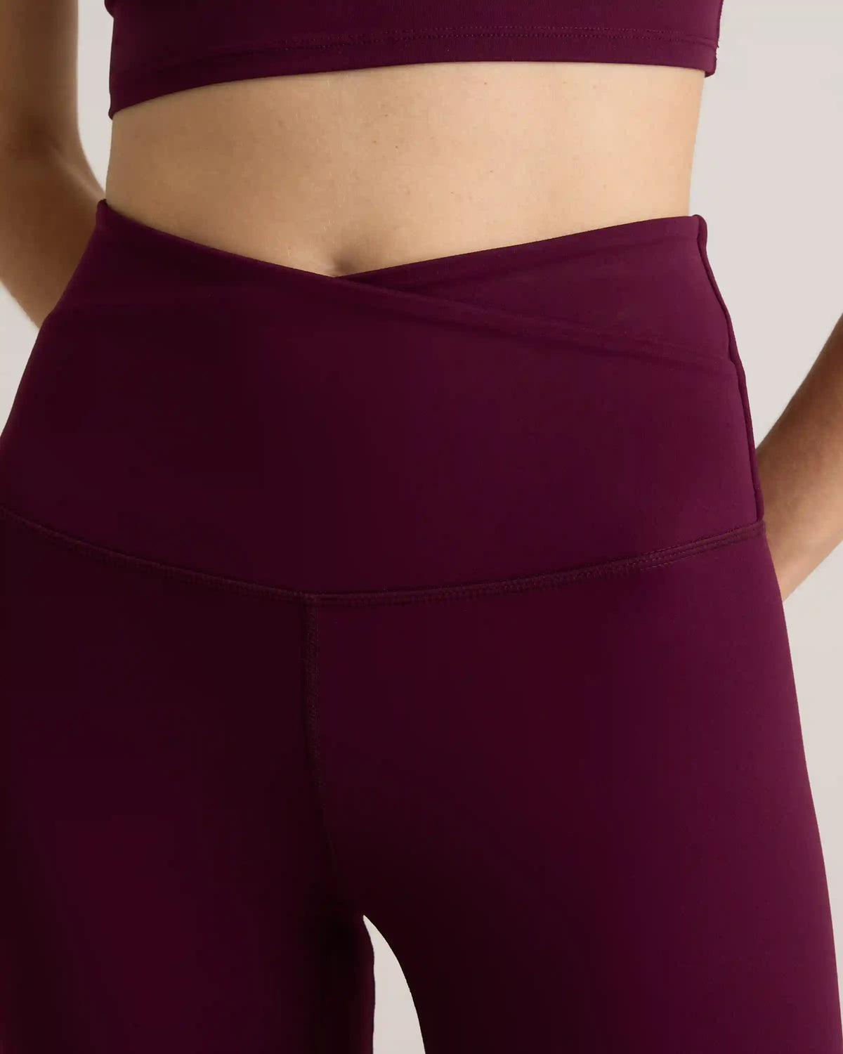 Ultra-Form High-Rise Crossover Legging