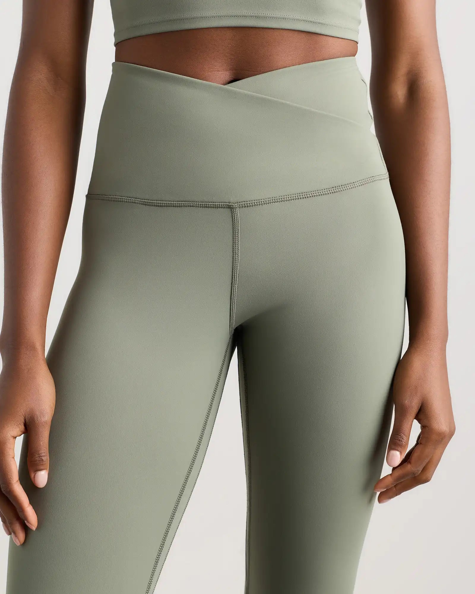 Ultra-Form High-Rise Crossover Legging