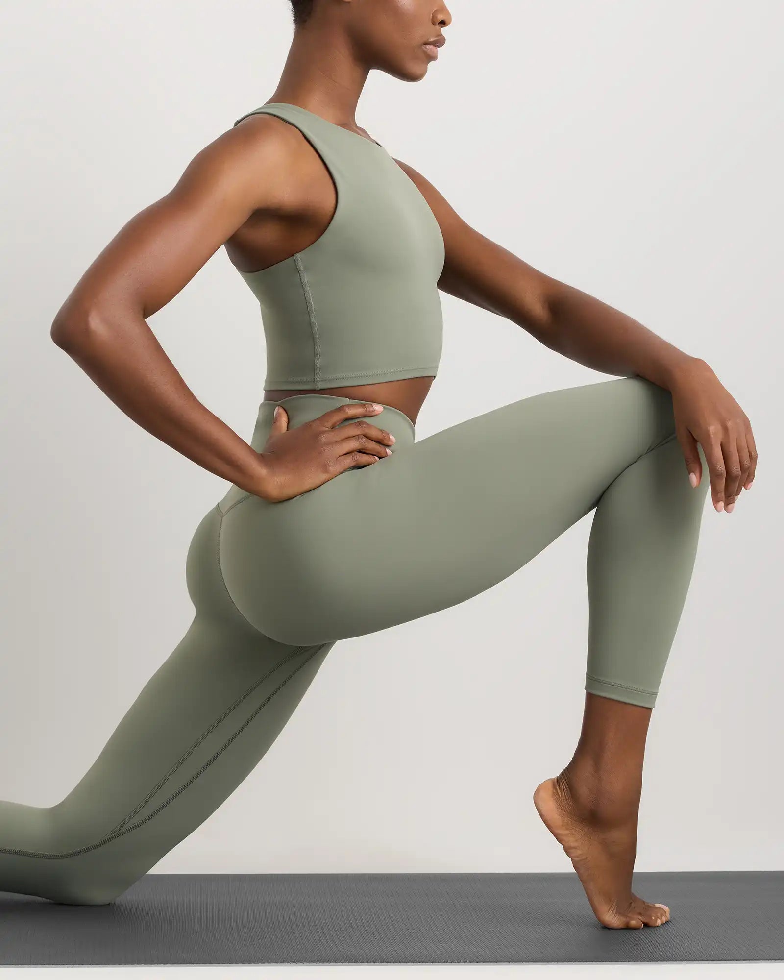 Ultra-Form High-Rise Crossover Legging
