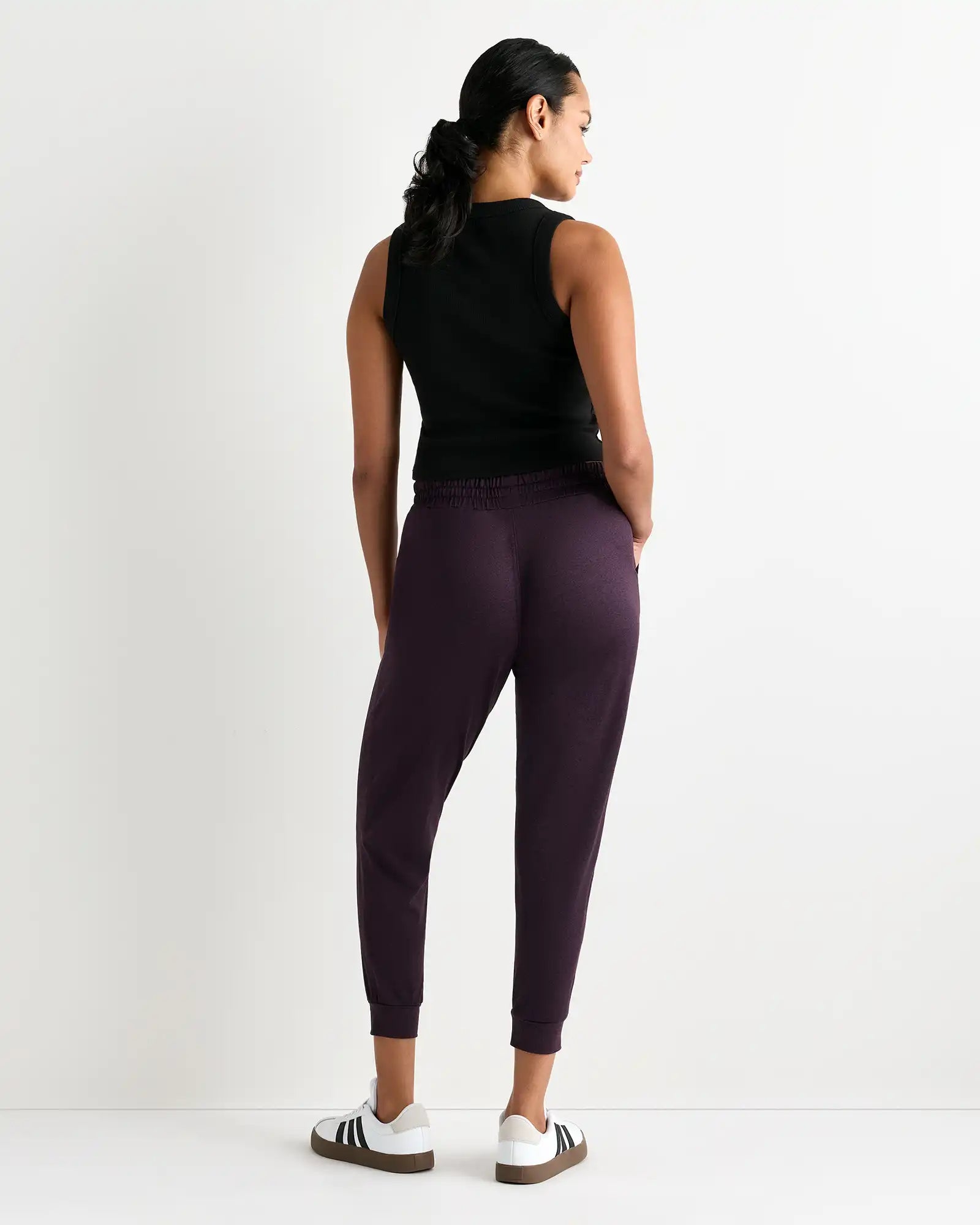 Flowknit Mid-Rise Joggers