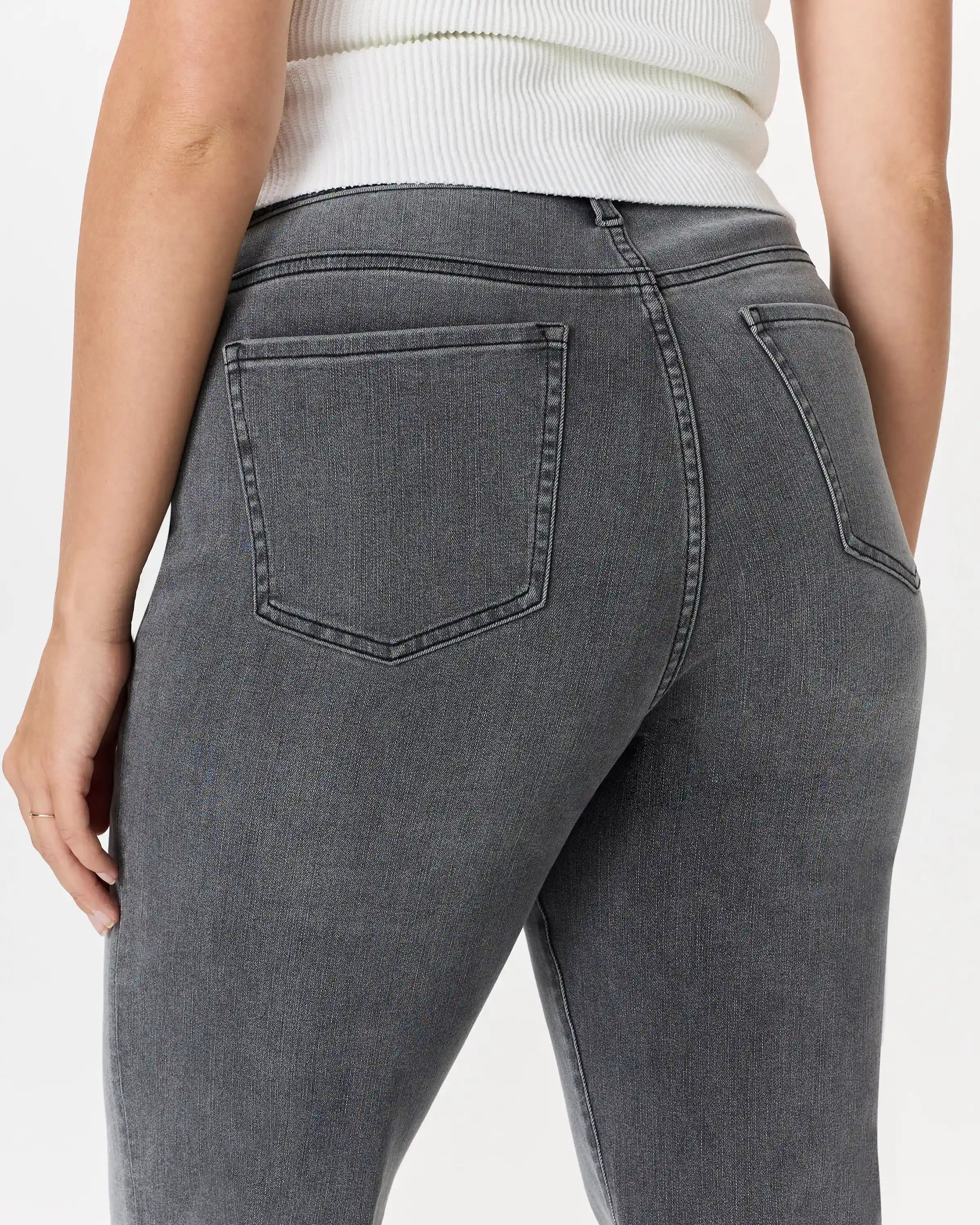 Bella Stretch Straight Jeans