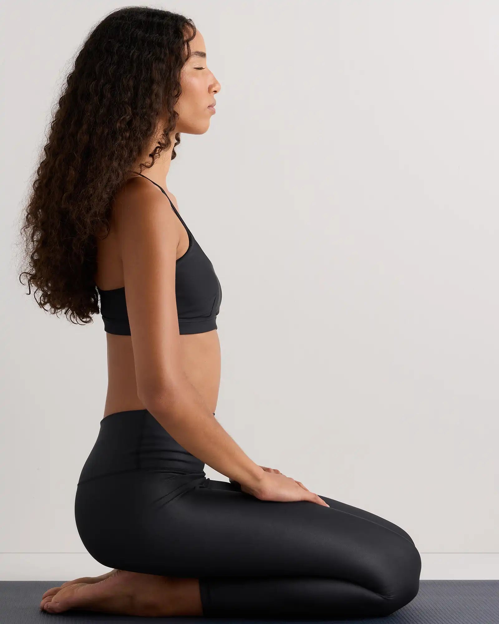 Satin-Sculpt High-Waisted Legging