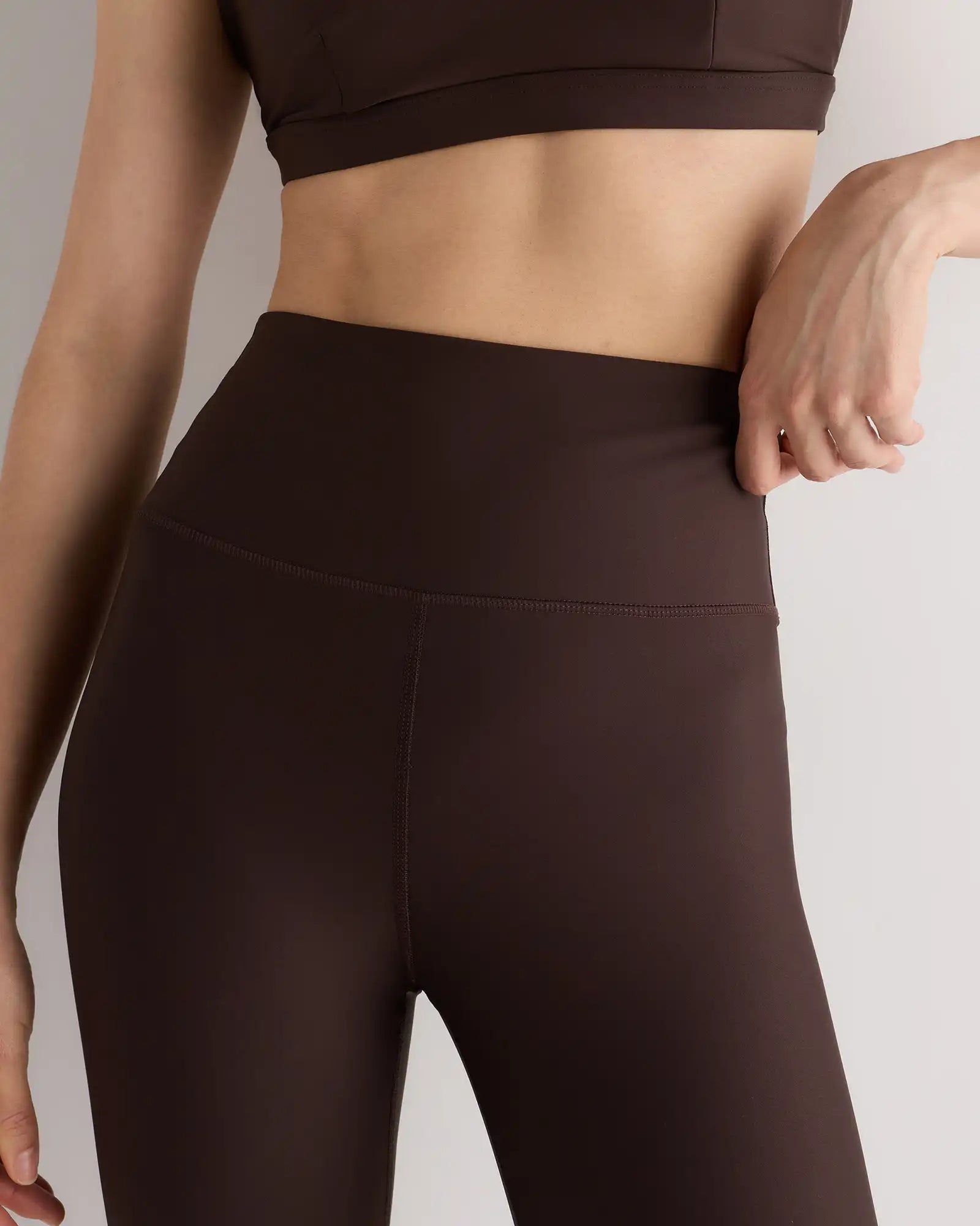 Satin-Sculpt High-Waisted Legging