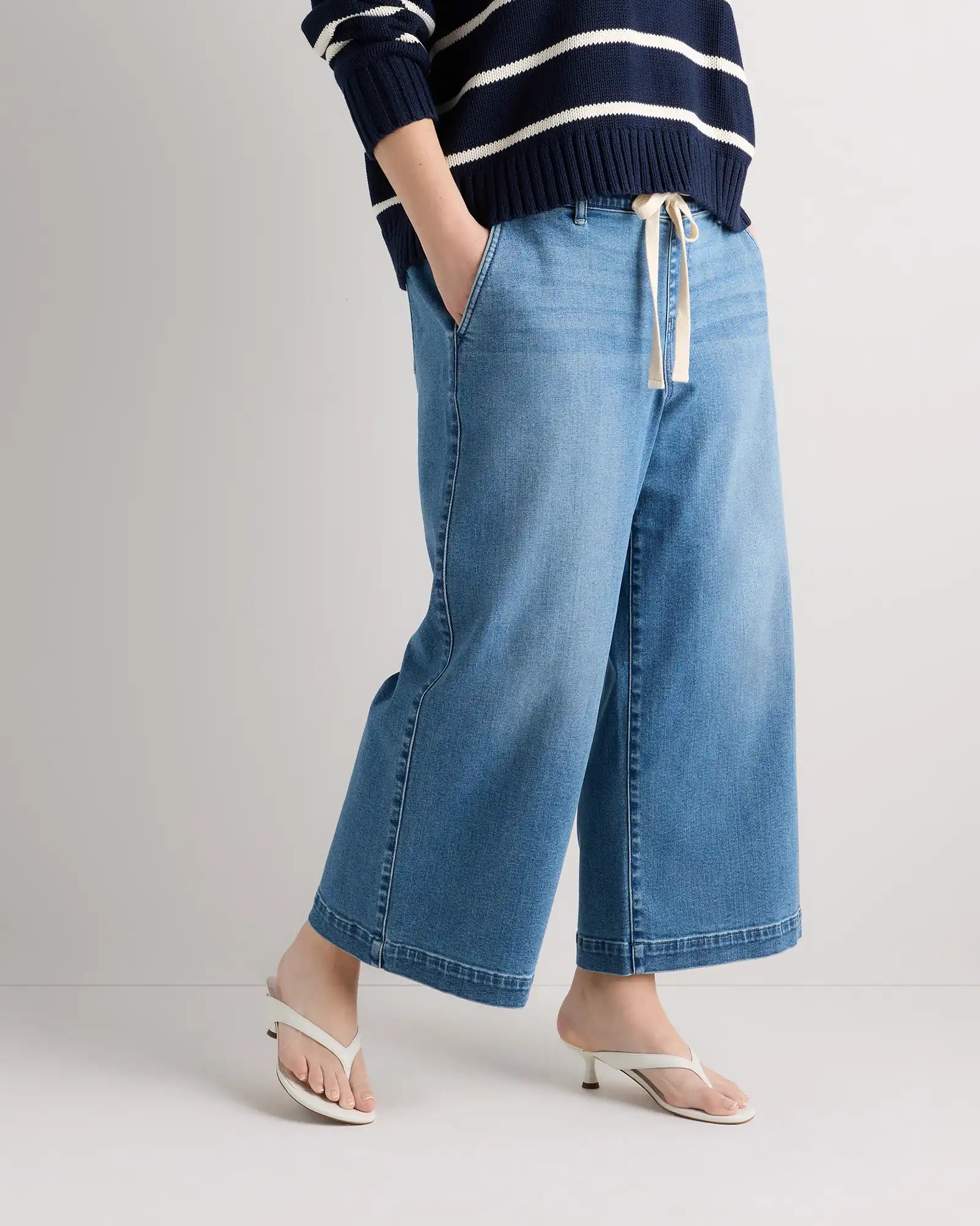 Mia Wide Leg Crop Jeans