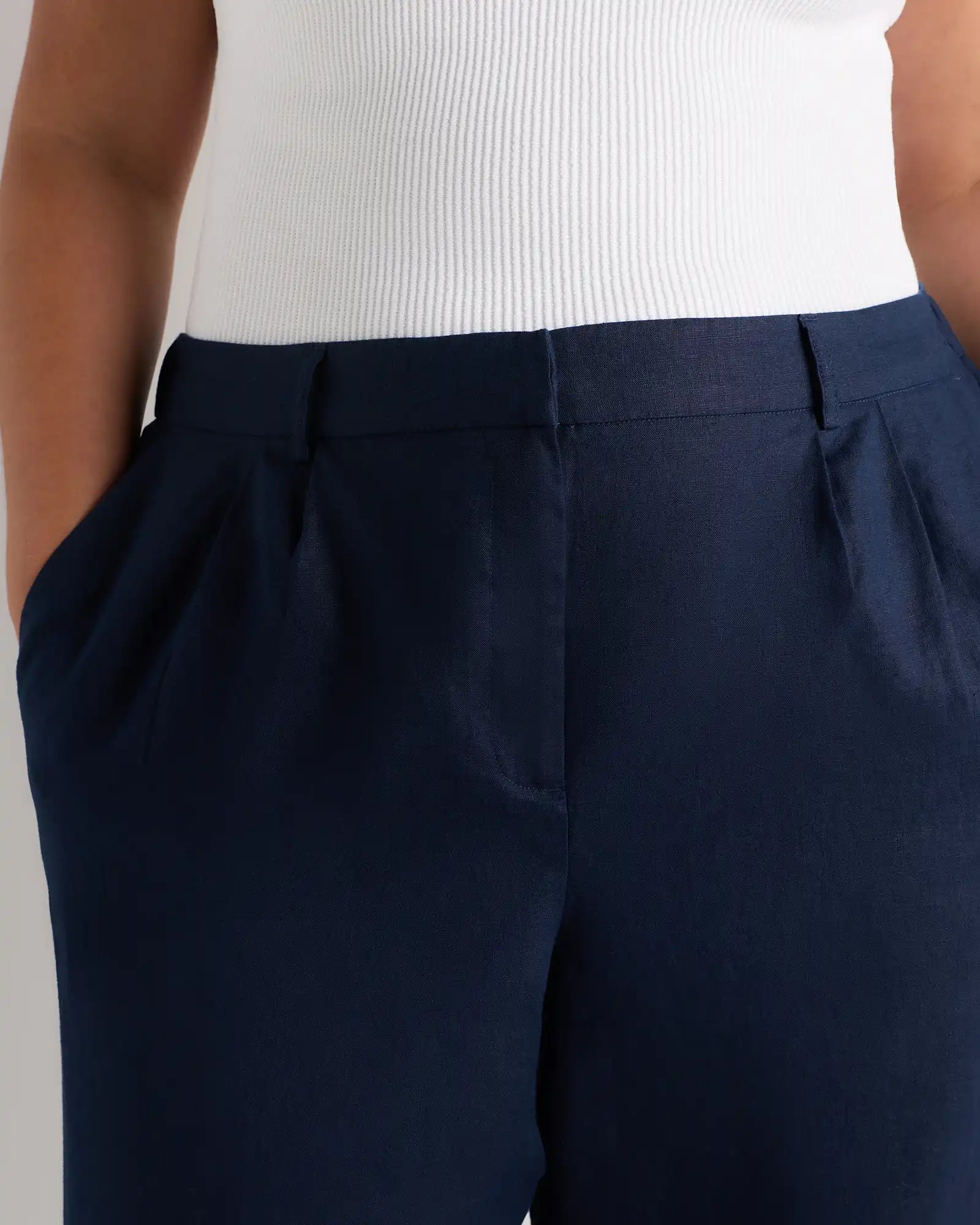 100% European Linen Pleated Trouser