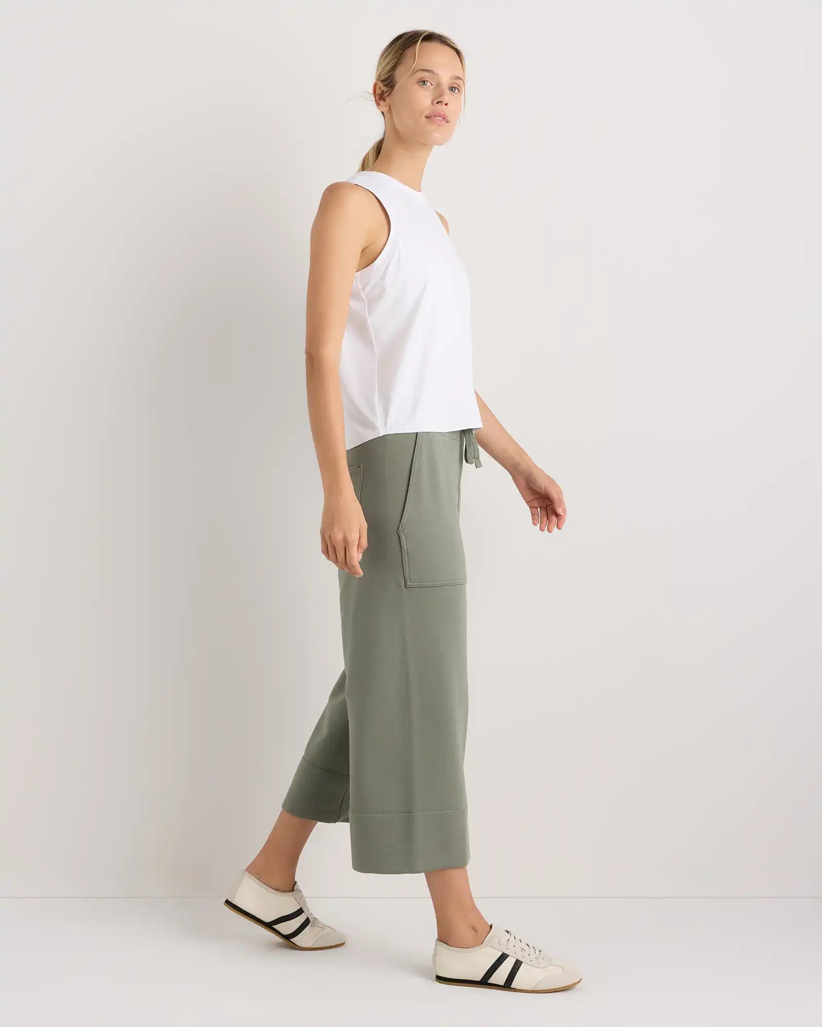 SuperSoft Fleece Cropped Wide Leg Pants