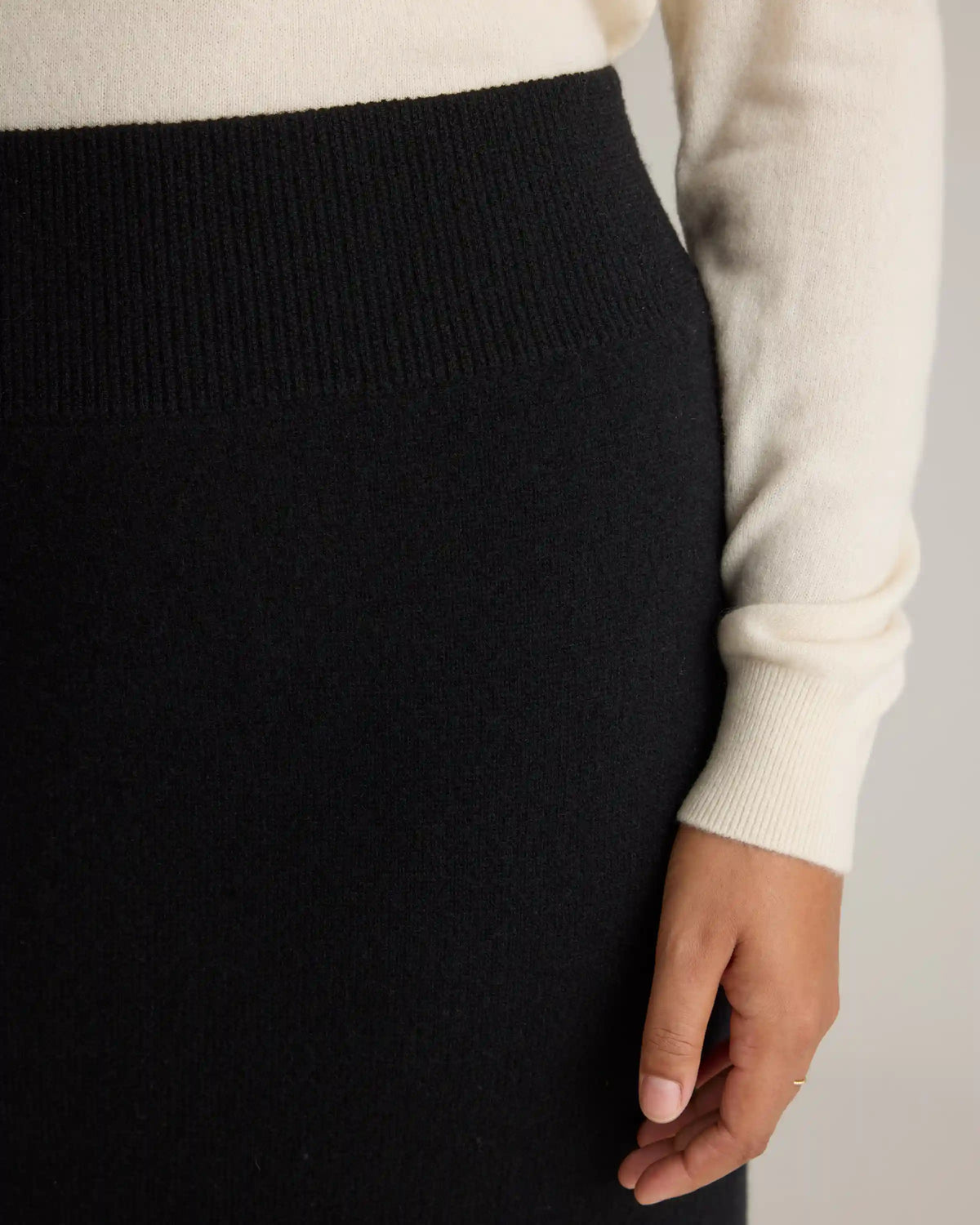 Mongolian Cashmere Fitted Midi Skirt