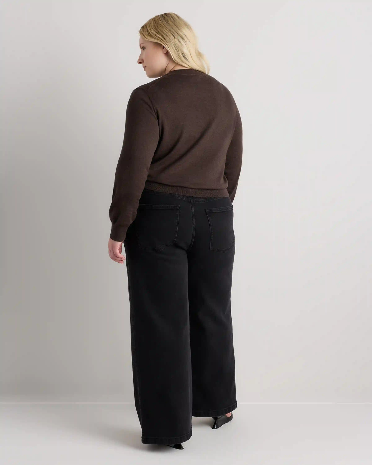 Lightweight Cotton Cashmere Crew Sweater