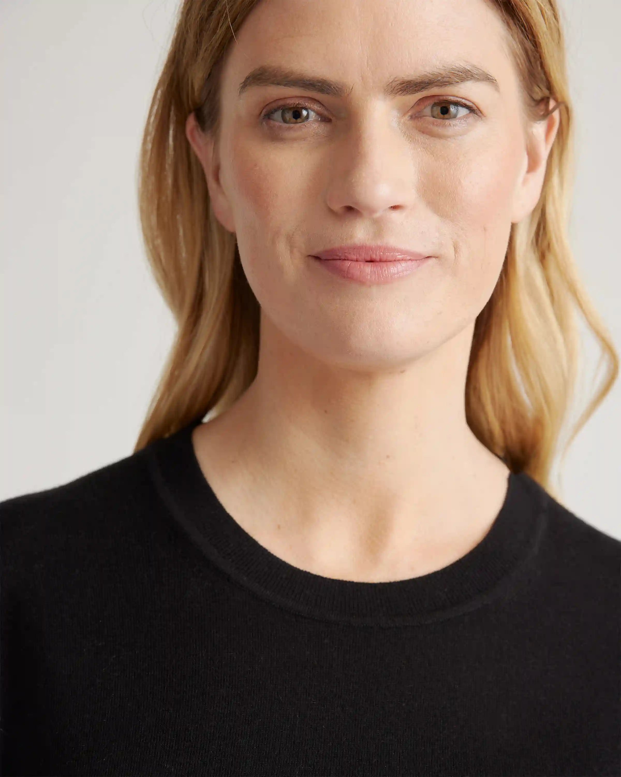 Lightweight Cotton Cashmere Crew Sweater