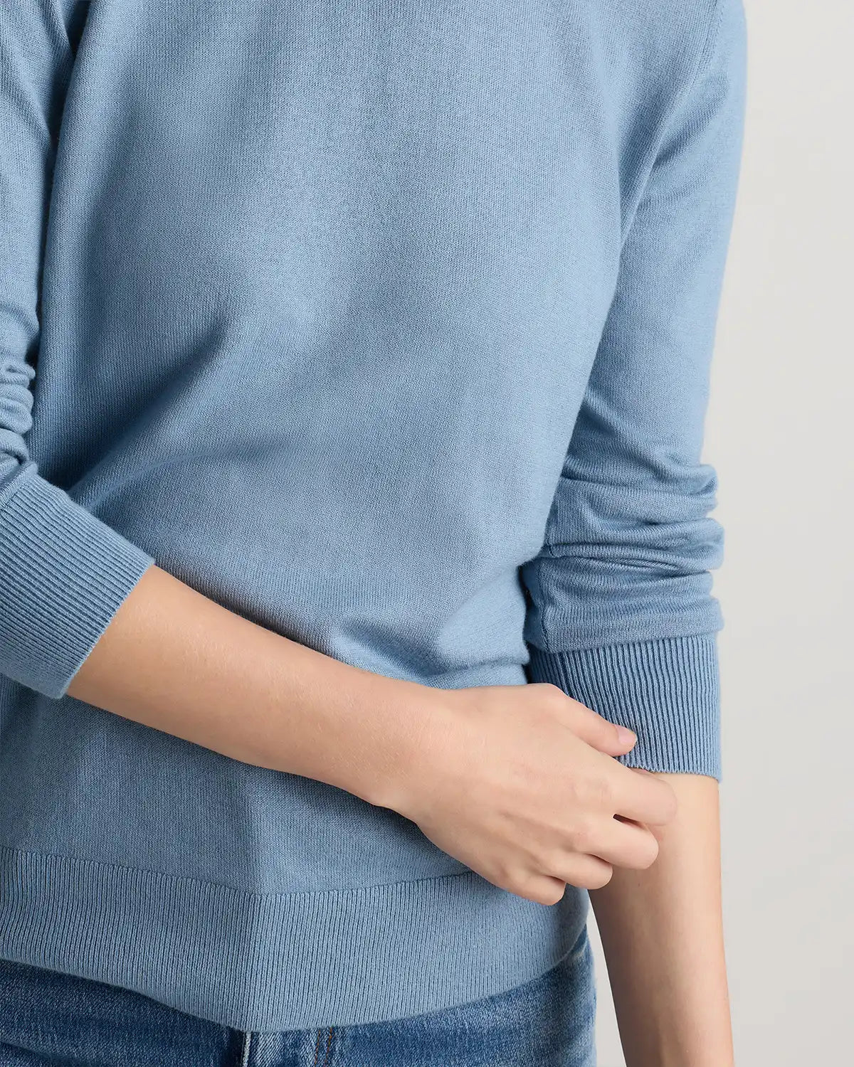Lightweight Cotton Cashmere Crew Sweater