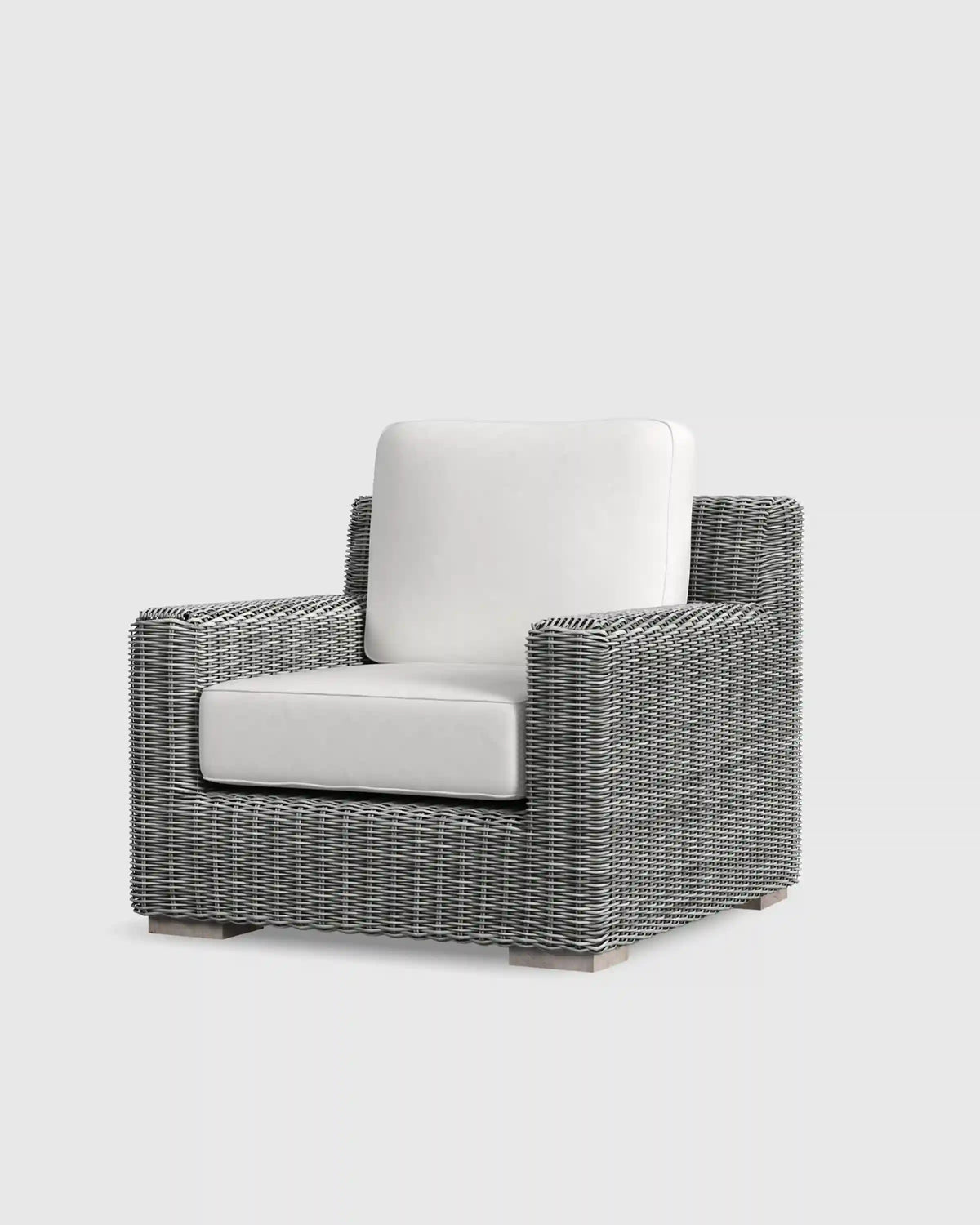 Classic All-Weather Wicker Outdoor Lounge Chair