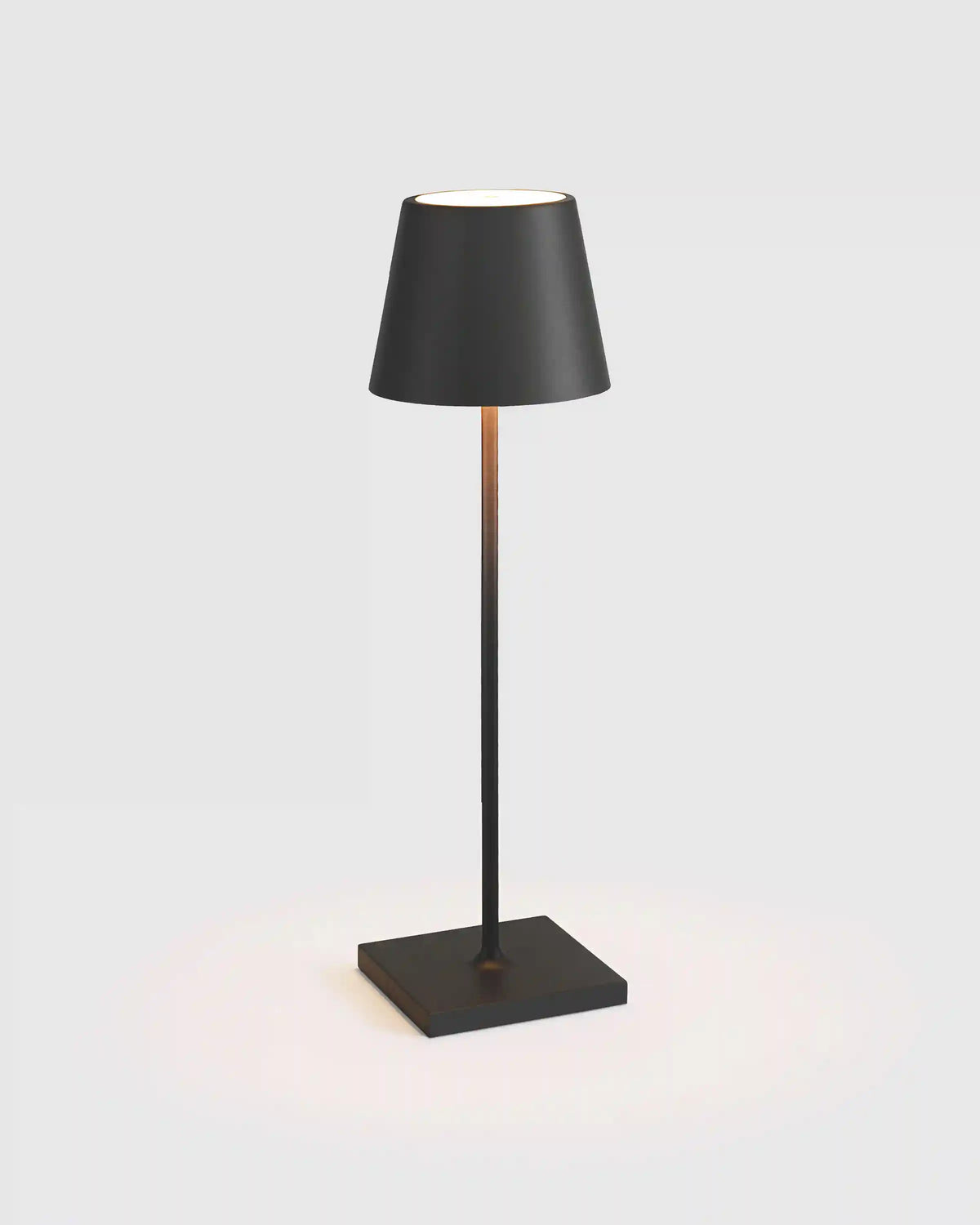 Poldina Pro Rechargeable Table Lamp by Zafferano